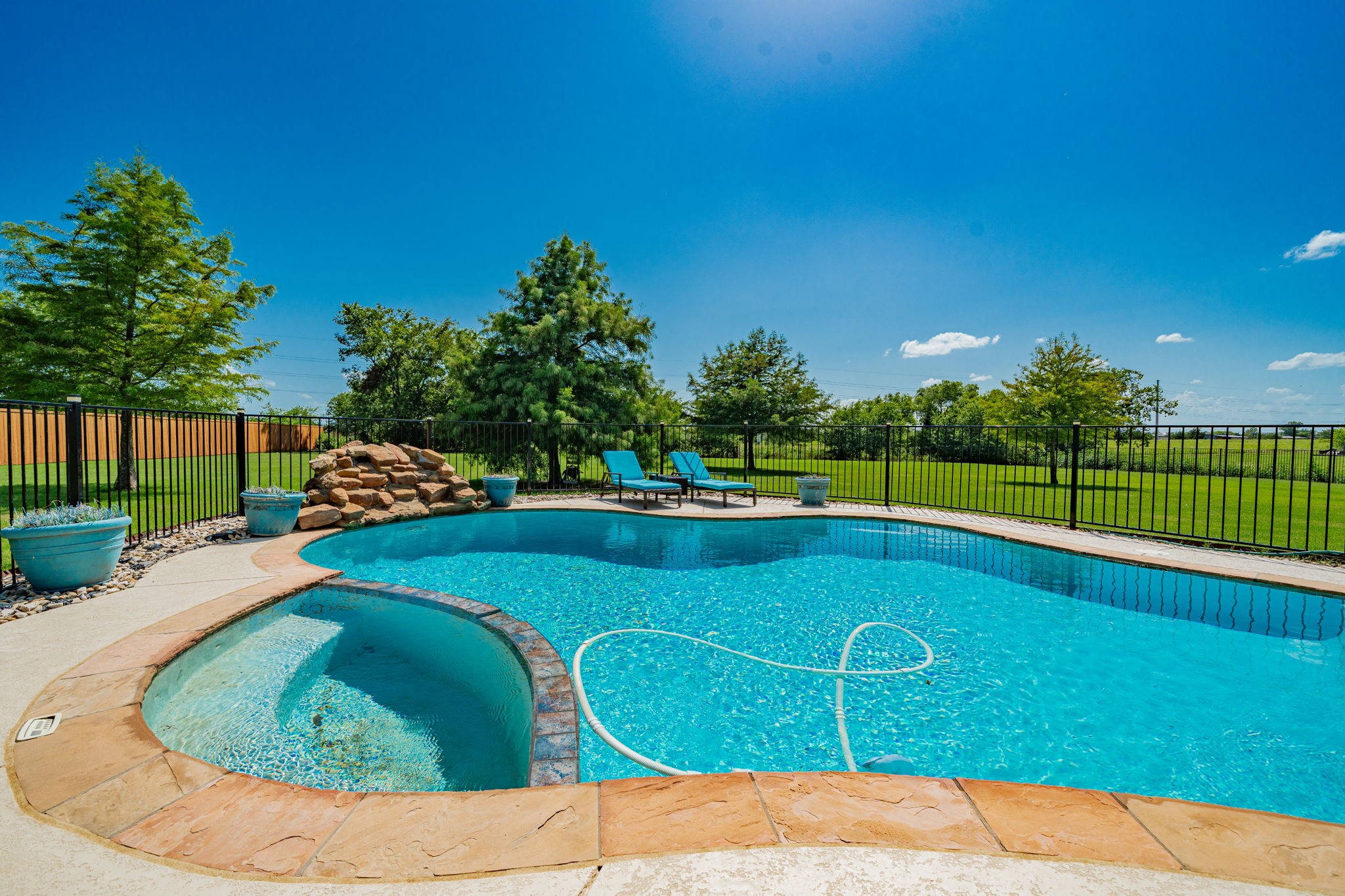 2577 W Alamosa Drive