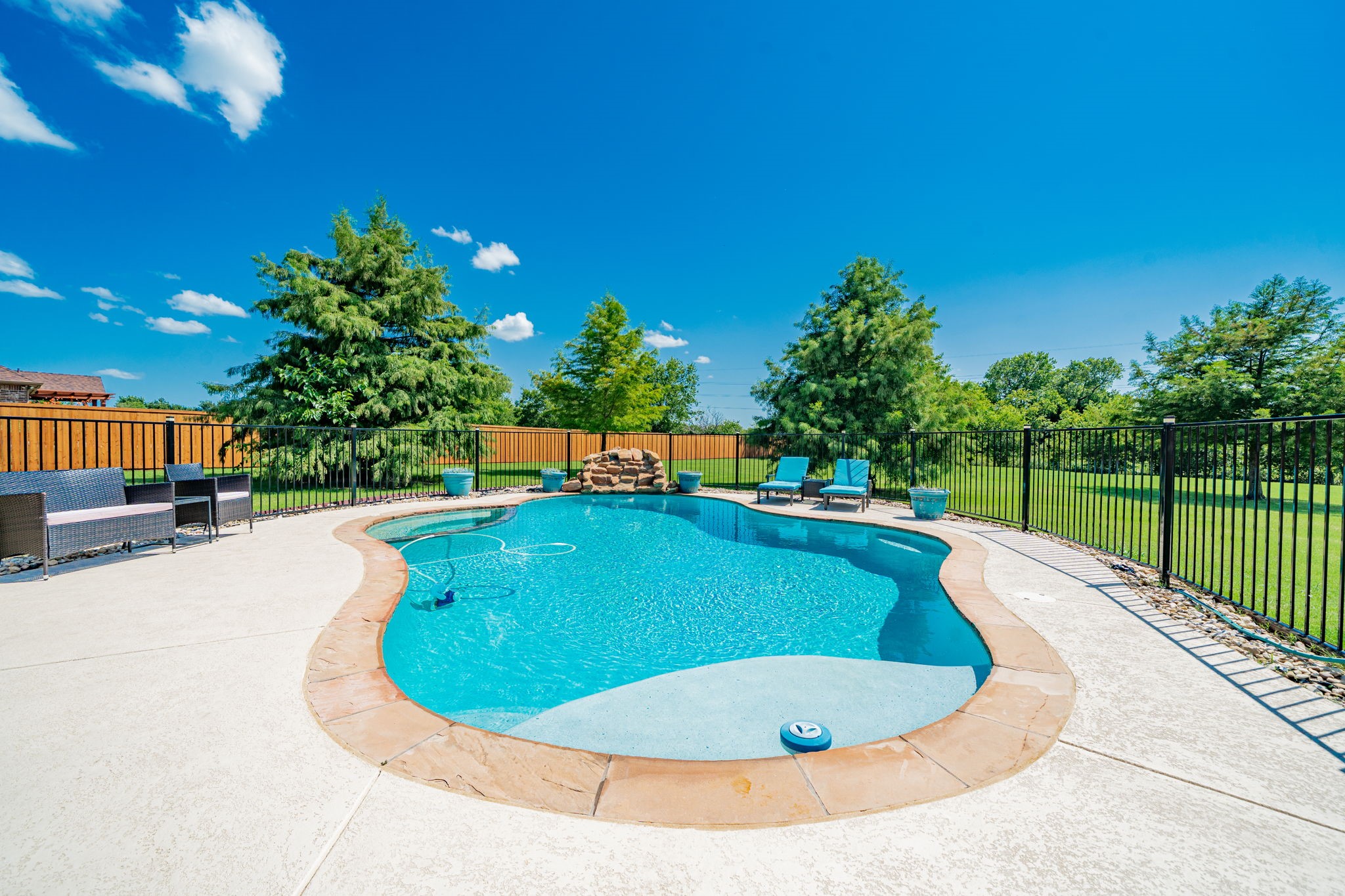 2577 W Alamosa Drive