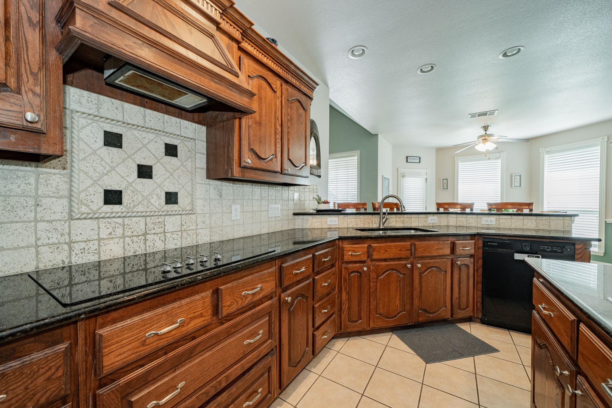 2577 W Alamosa Drive