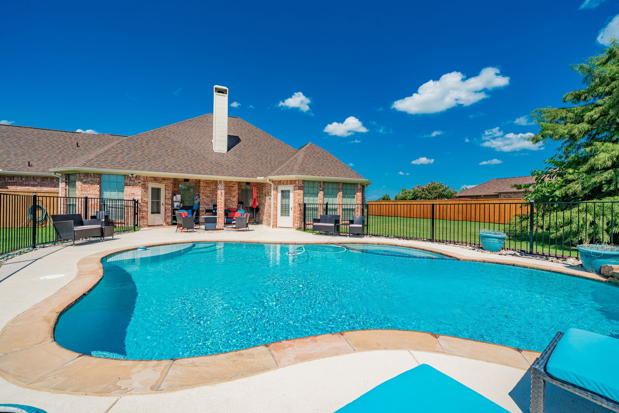 2577 W Alamosa Drive