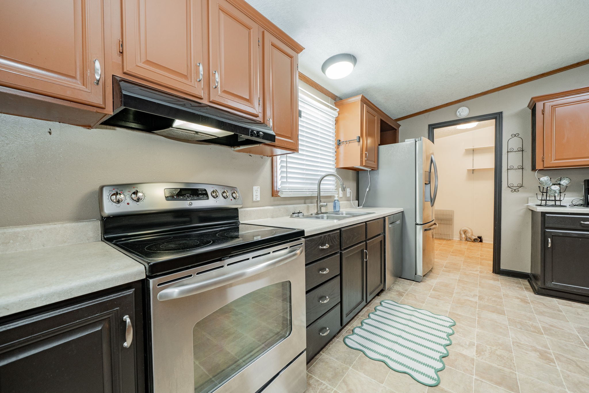 1120 Redoak Drive