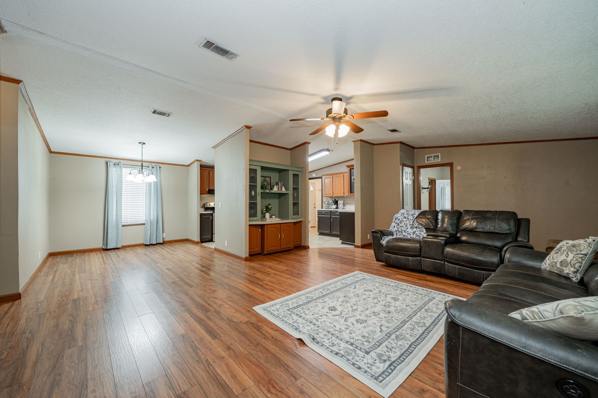 1120 Redoak Drive
