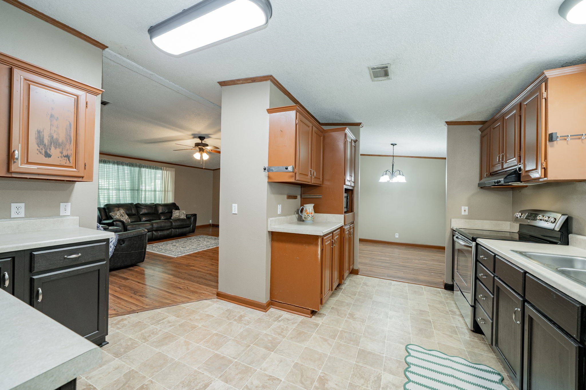 1120 Redoak Drive