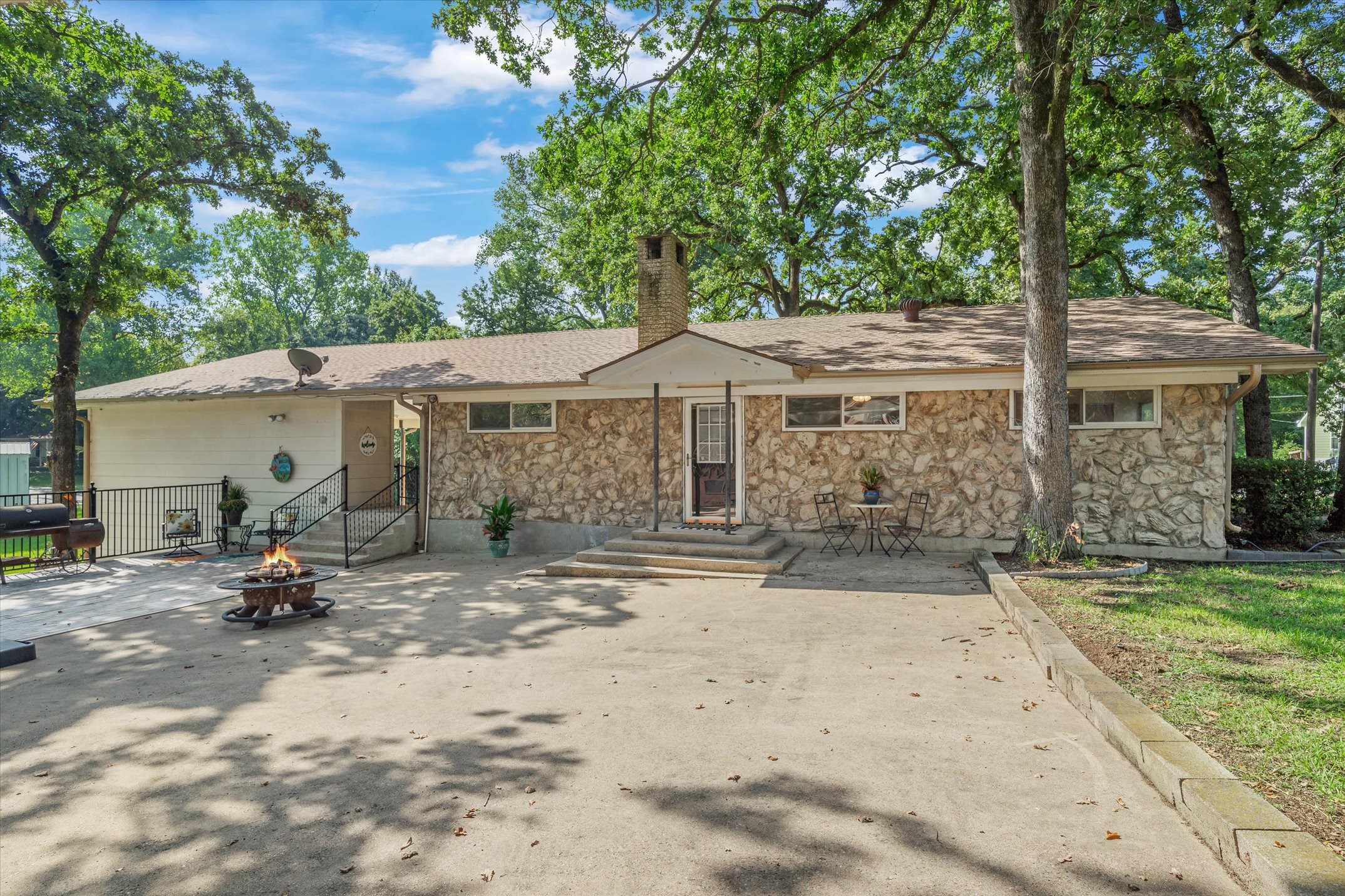 913 Doe Run Road