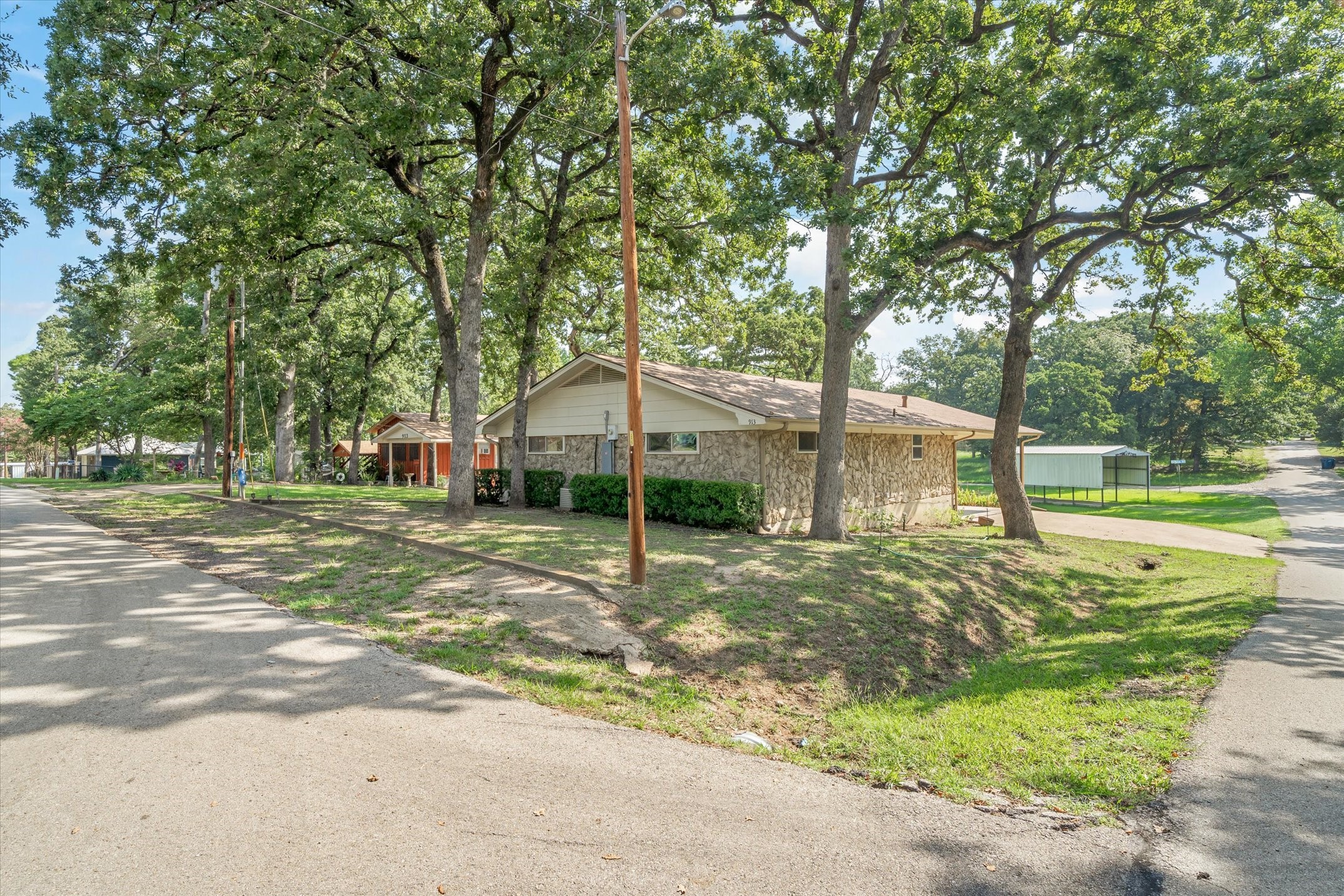 913 Doe Run Road