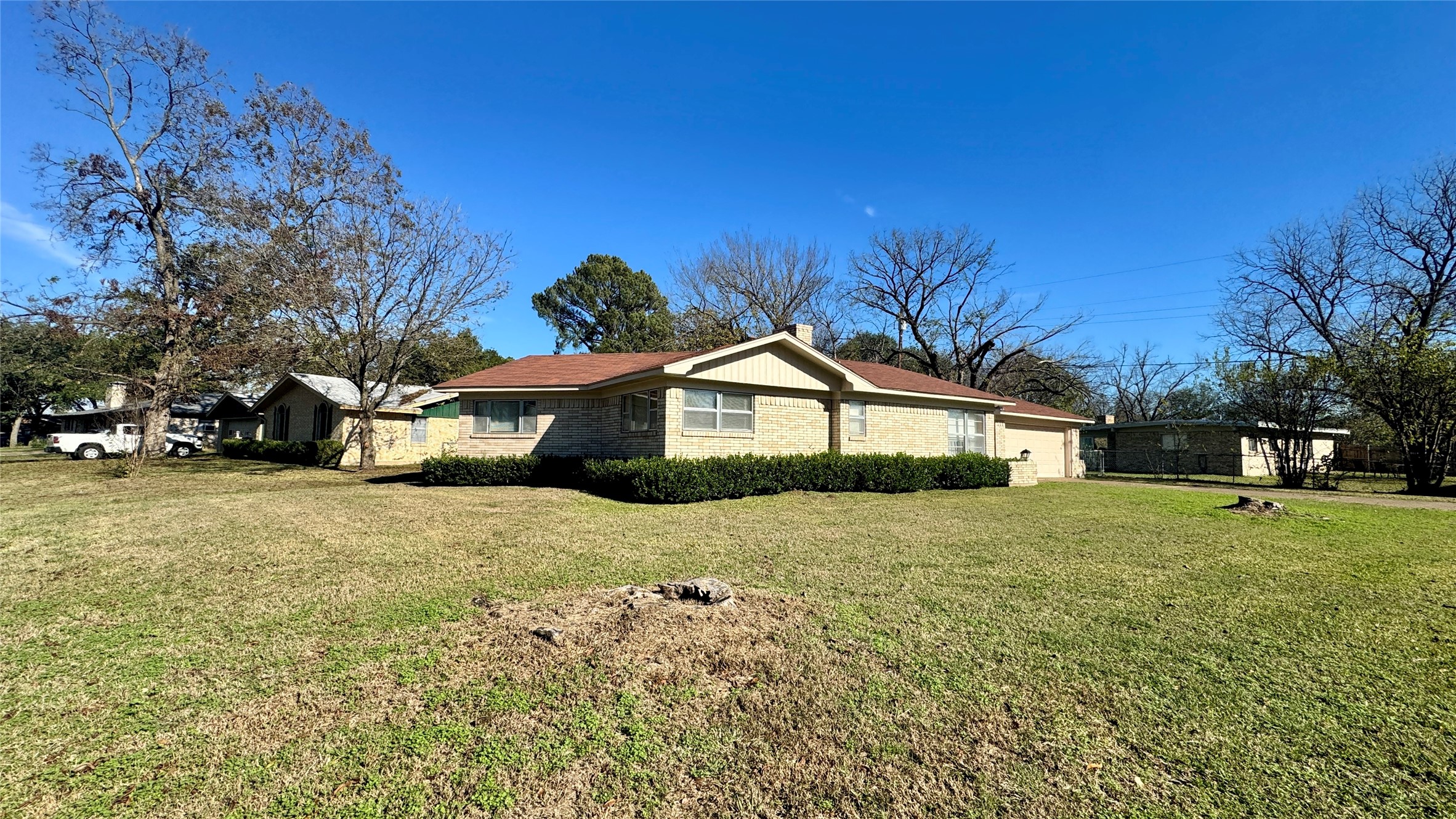 100 Poinsetta Circle