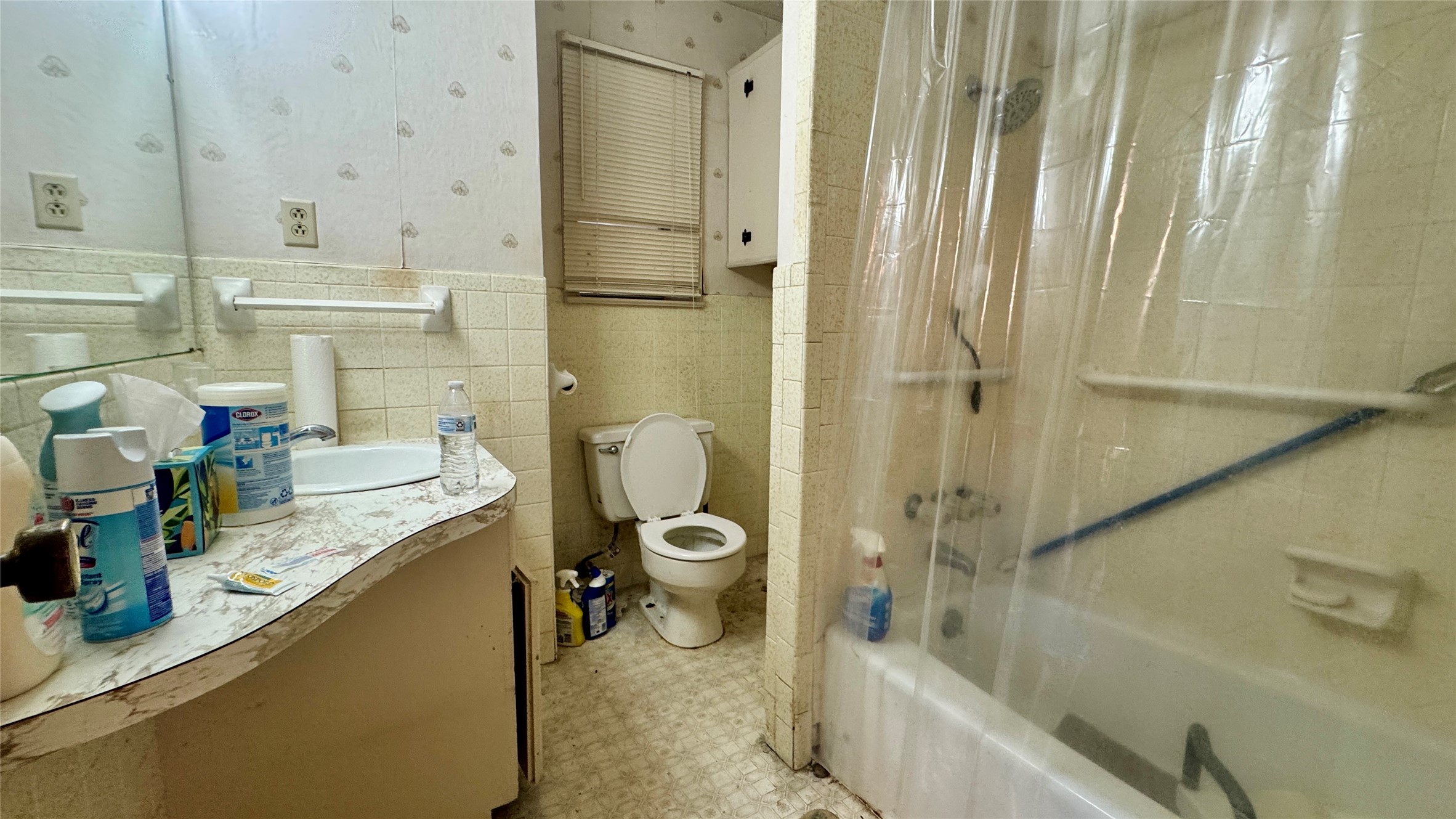 100 Poinsetta Circle