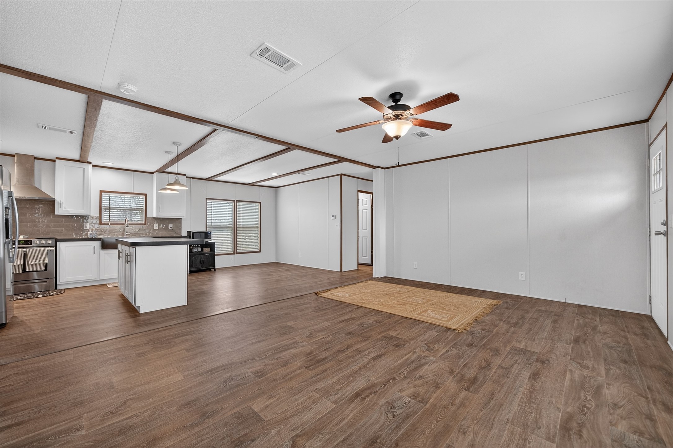 15099 E State Highway 243