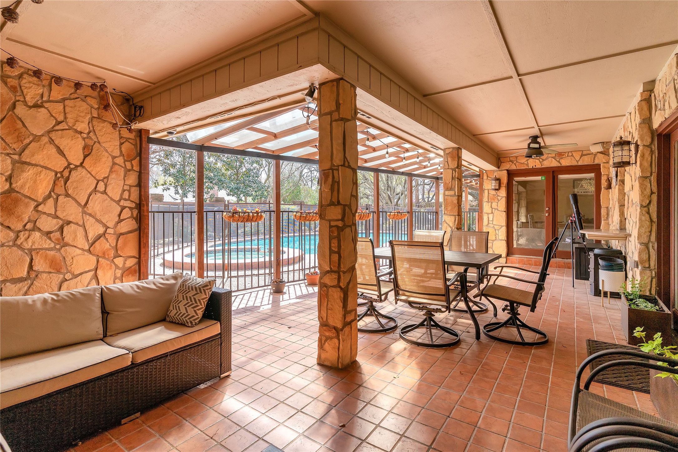 1503 W Westhill Drive