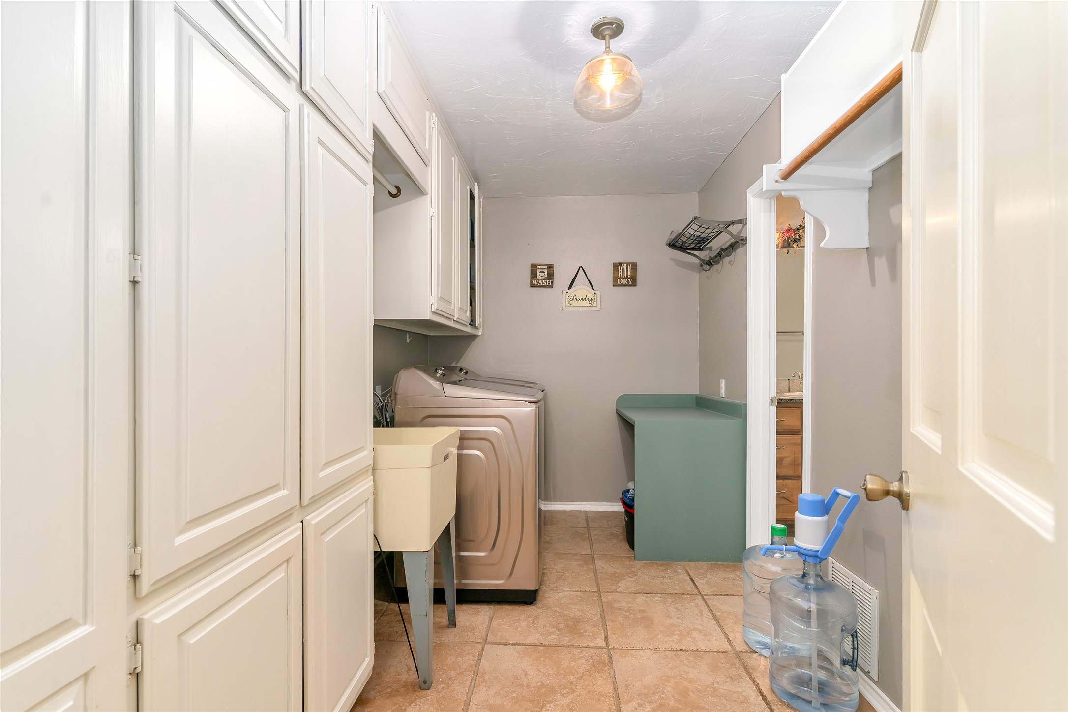 1503 W Westhill Drive