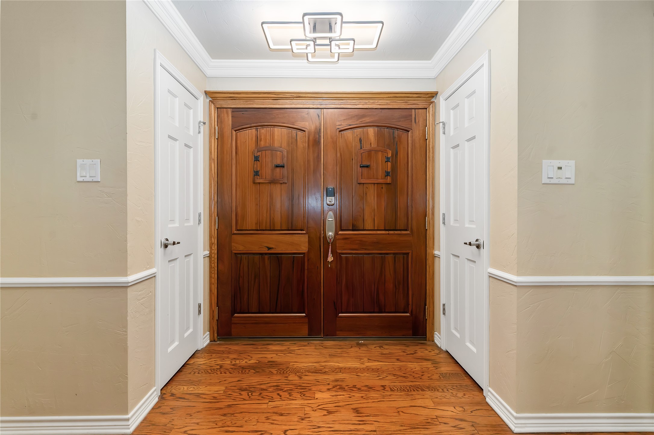 1503 W Westhill Drive