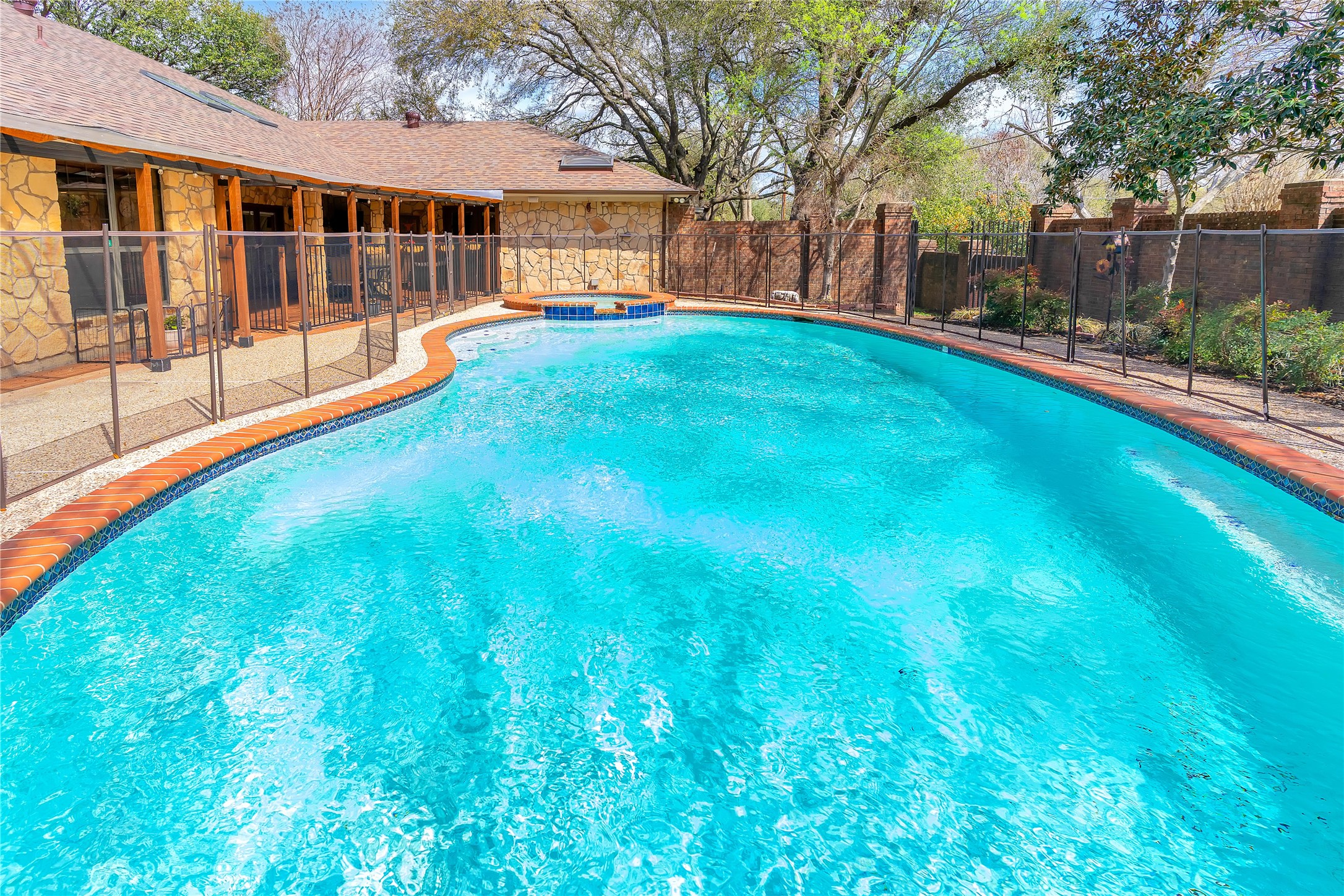 1503 W Westhill Drive