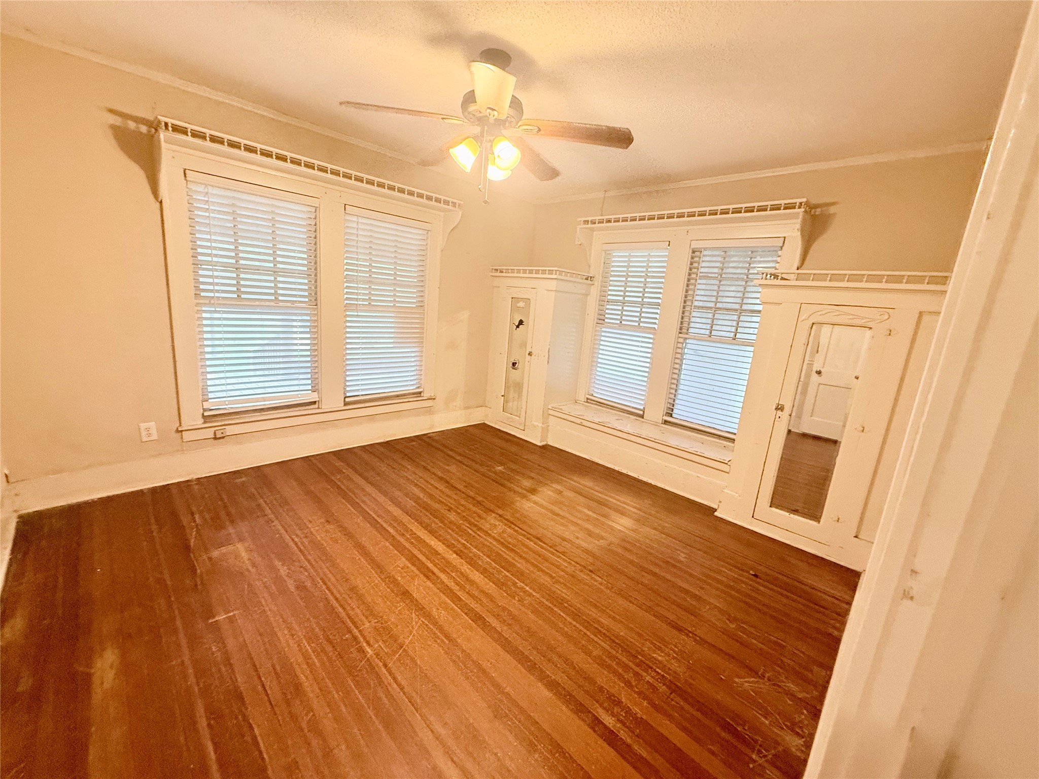302 W Orville Street