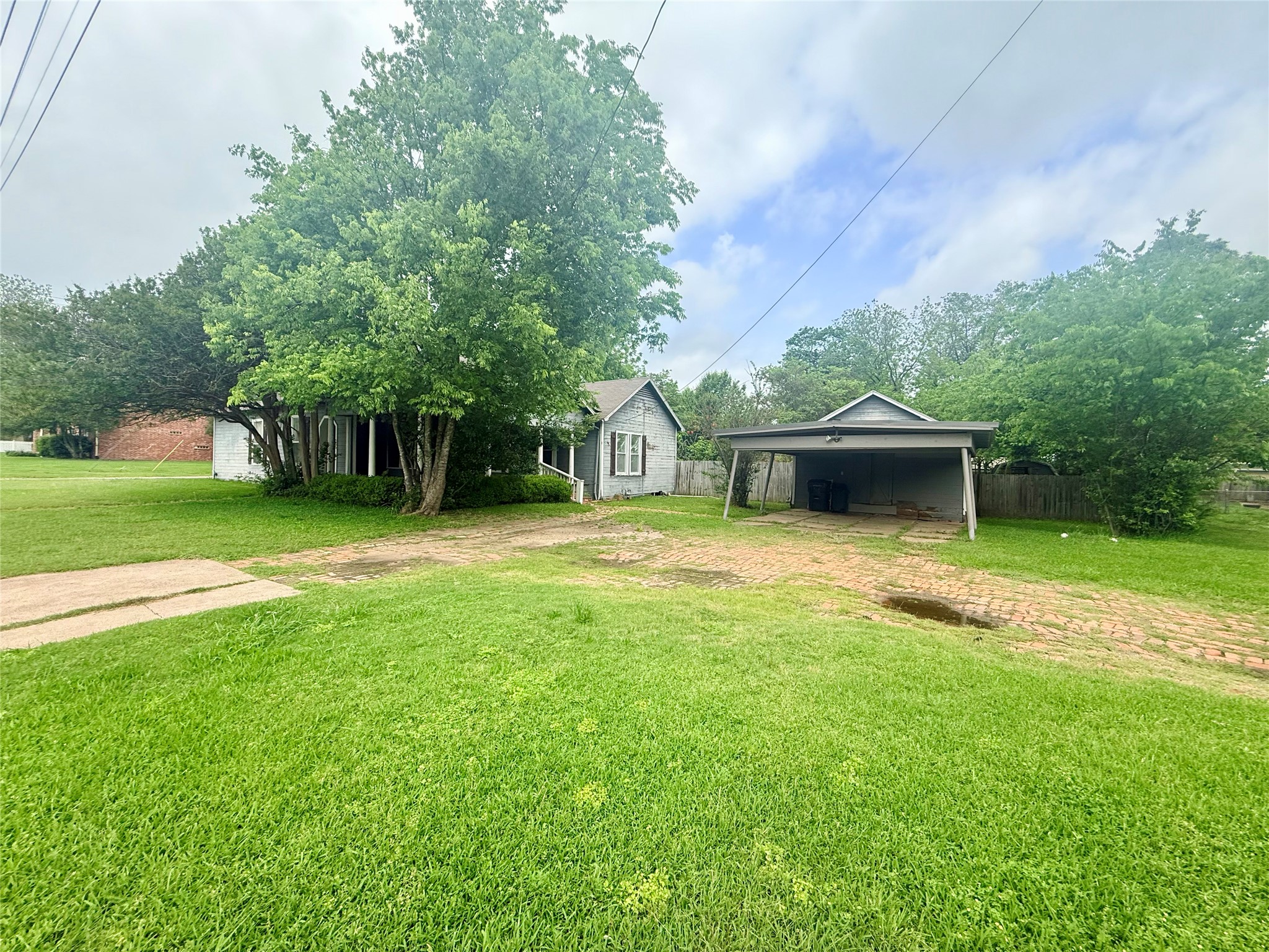 302 W Orville Street
