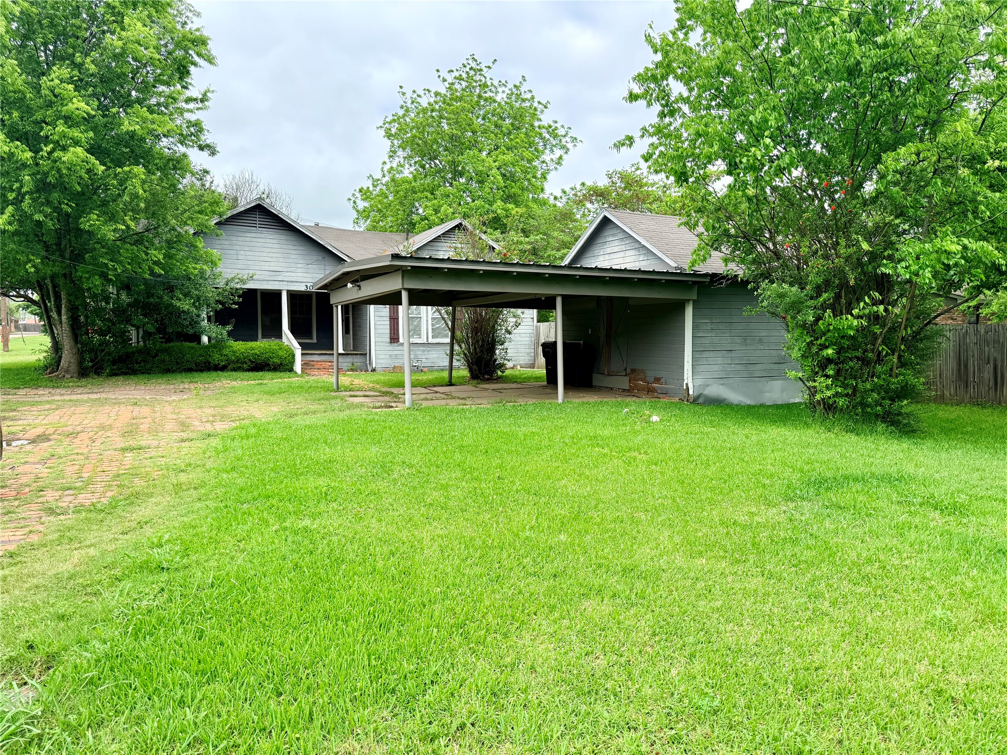 302 W Orville Street