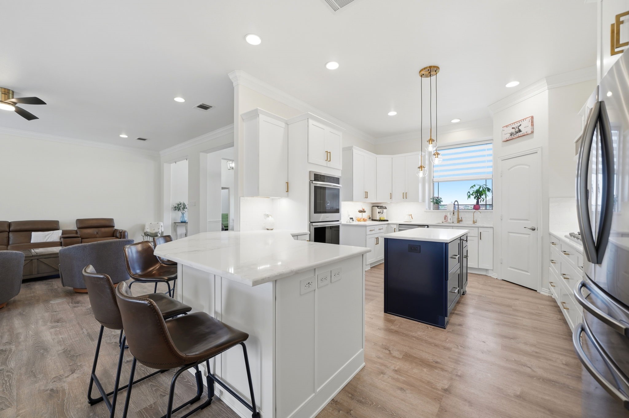 12176 Livingston Way