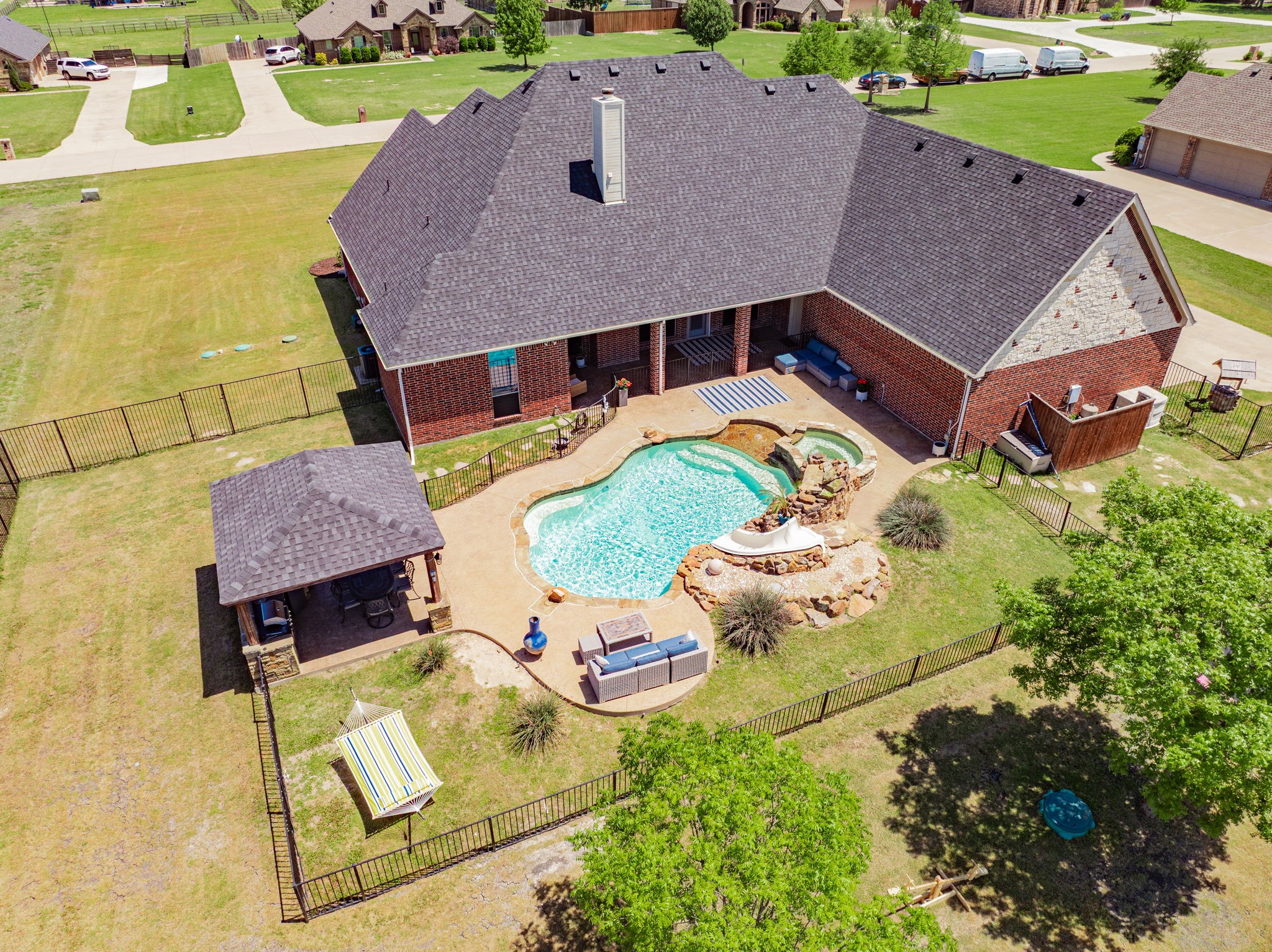 12176 Livingston Way