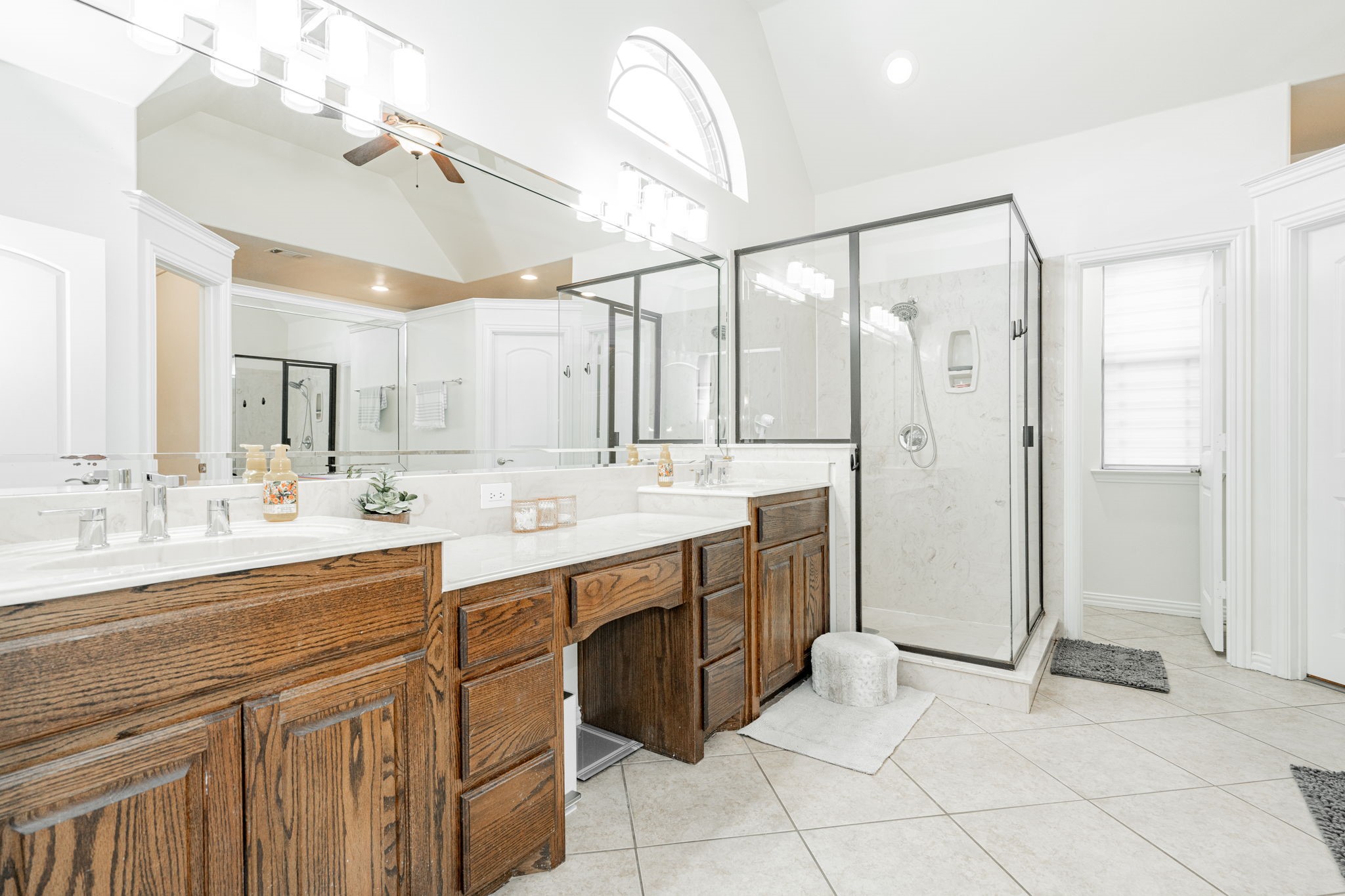 12176 Livingston Way