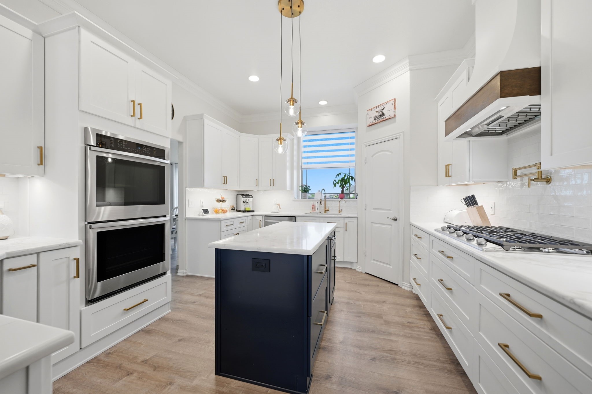 12176 Livingston Way