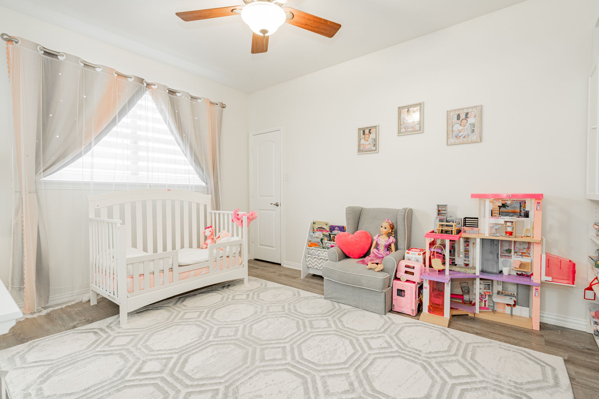 12176 Livingston Way