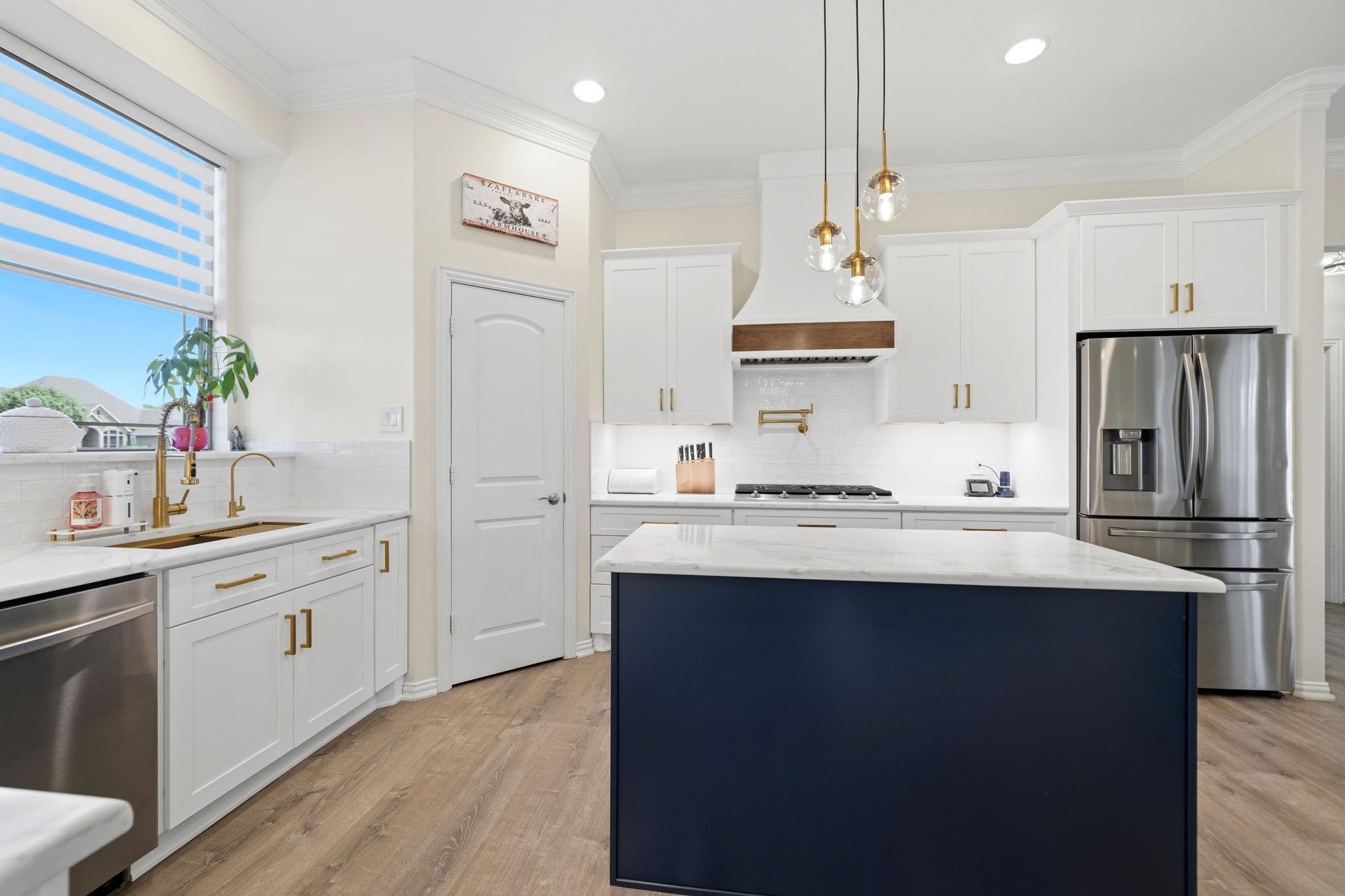 12176 Livingston Way