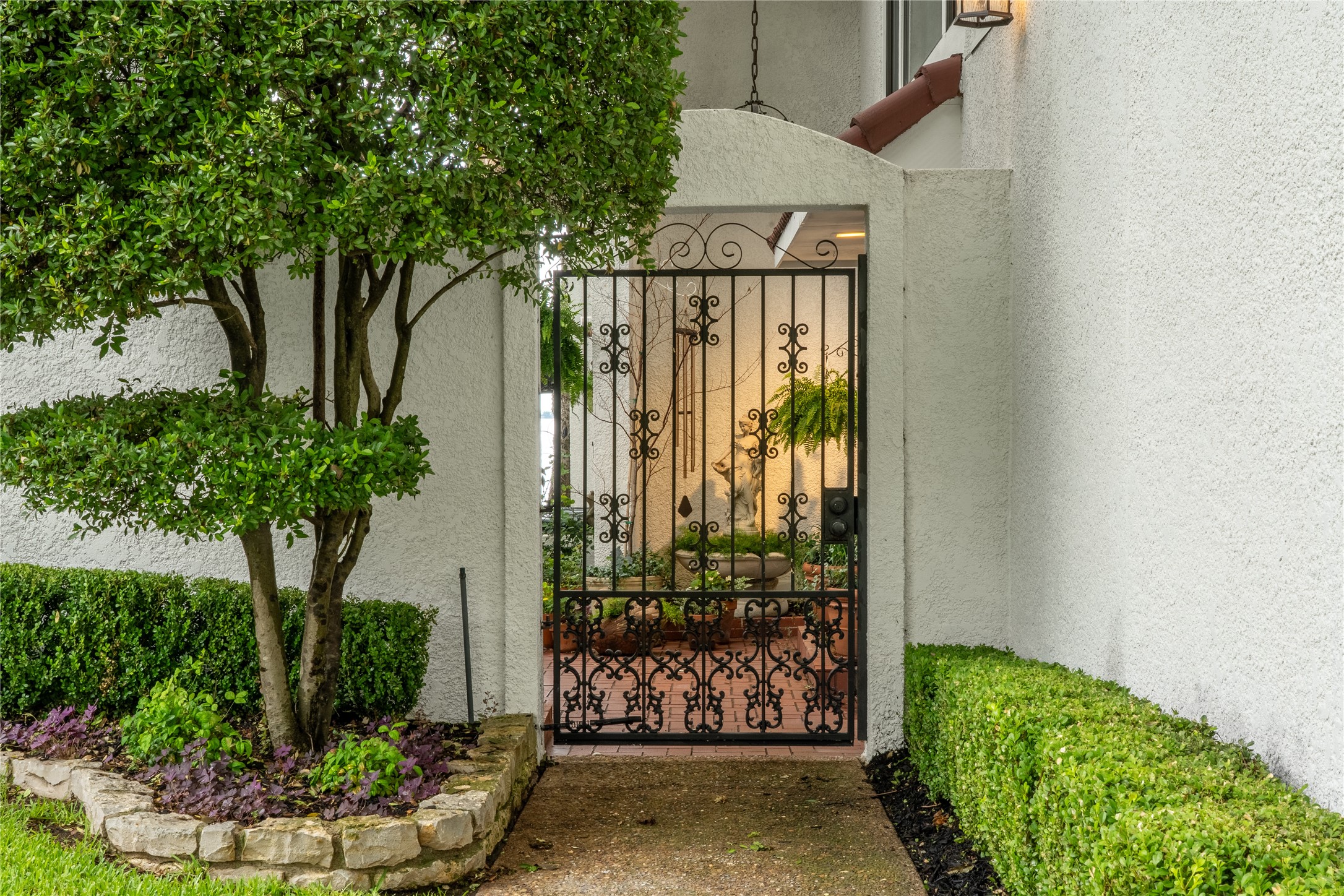 3516 Lakeside Drive