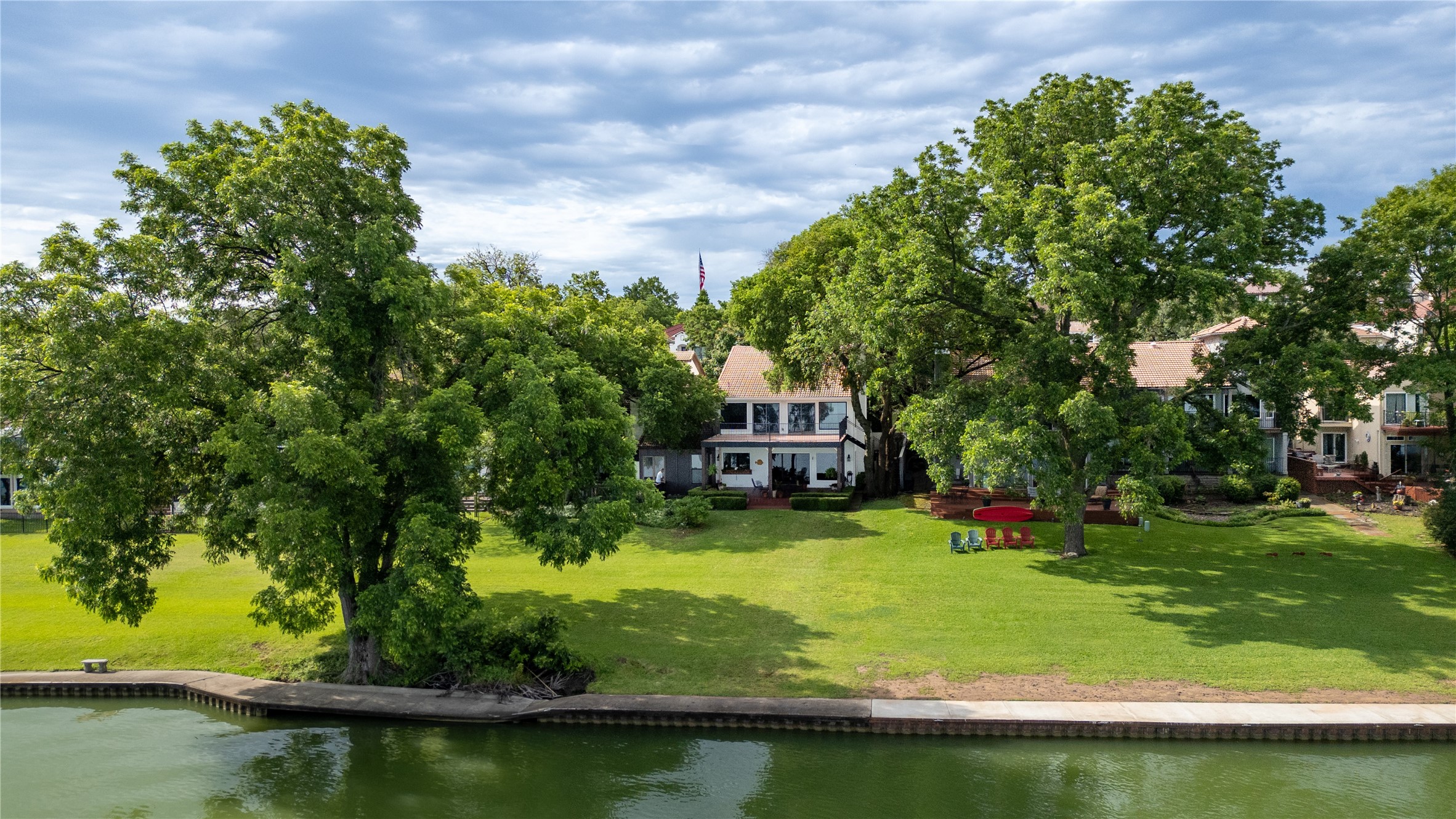 3516 Lakeside Drive