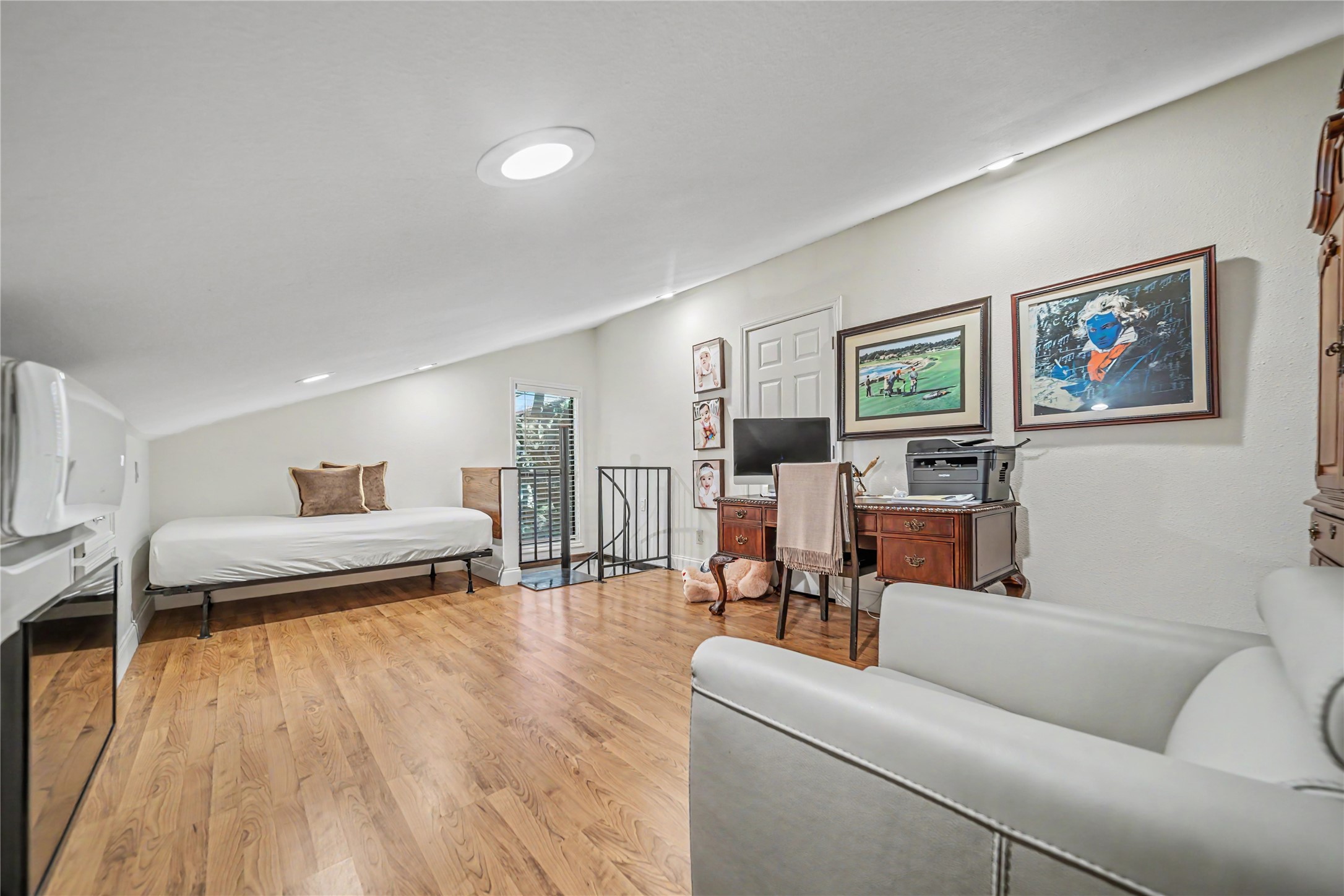 3516 Lakeside Drive