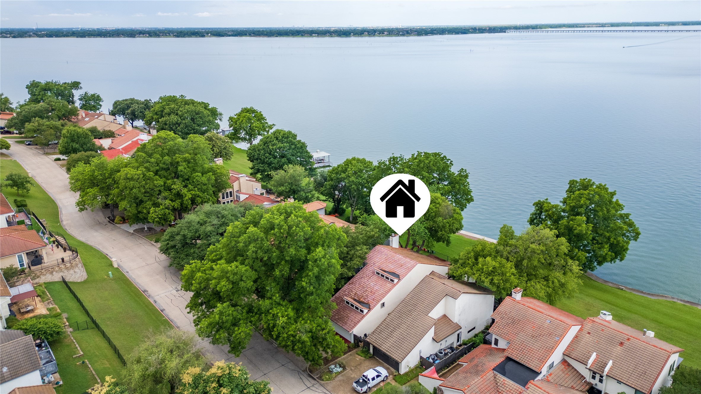 3516 Lakeside Drive