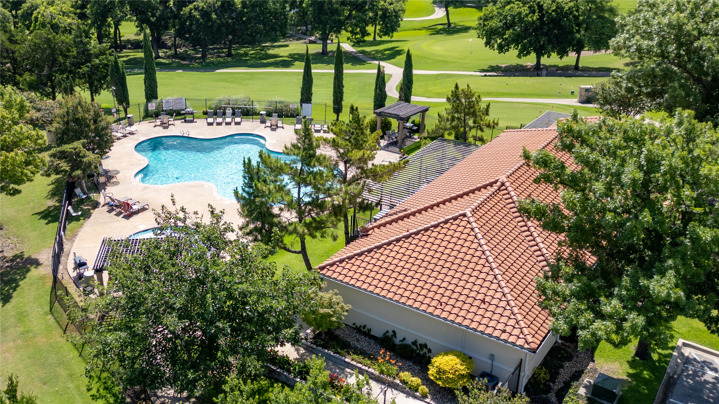 3516 Lakeside Drive