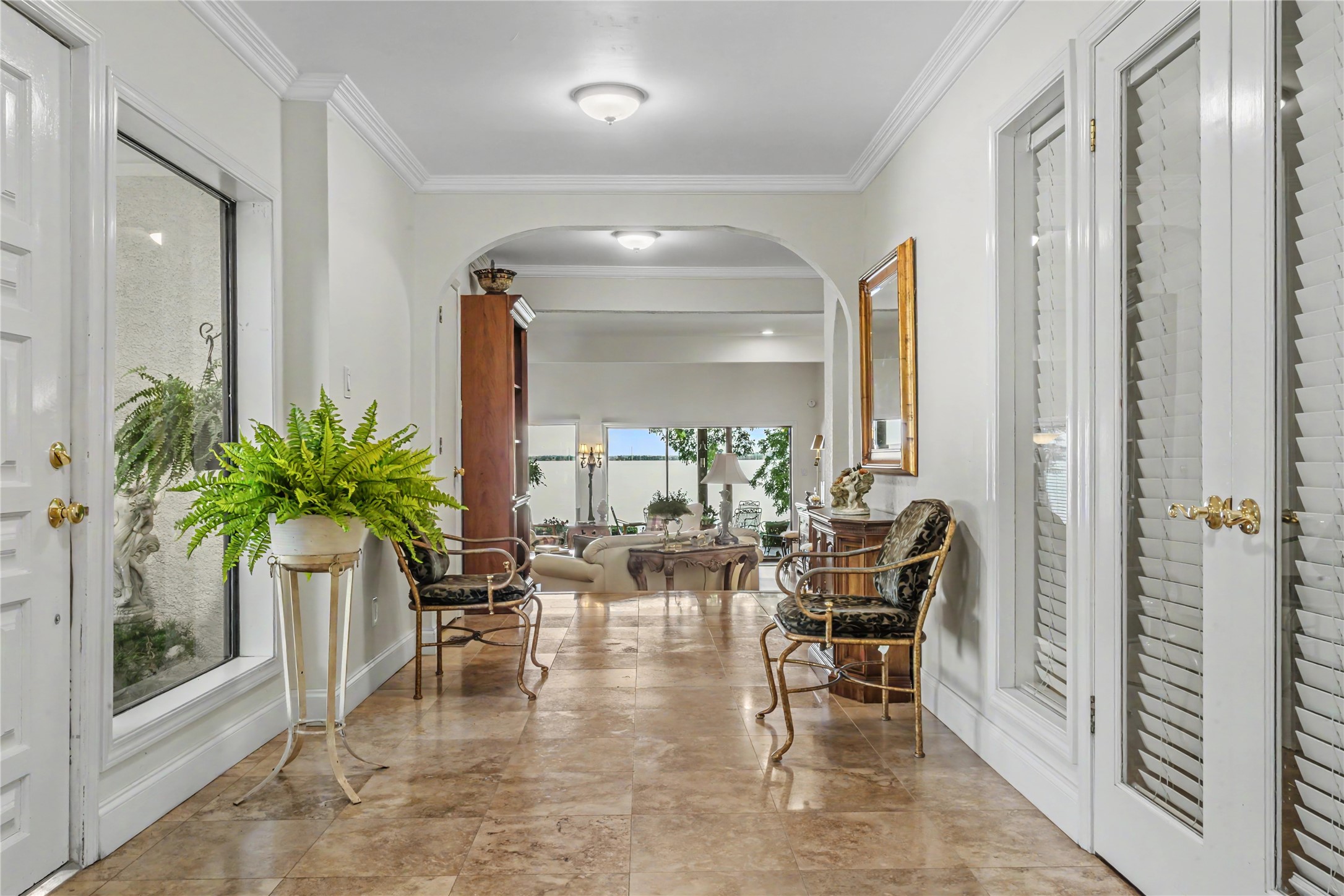 3516 Lakeside Drive