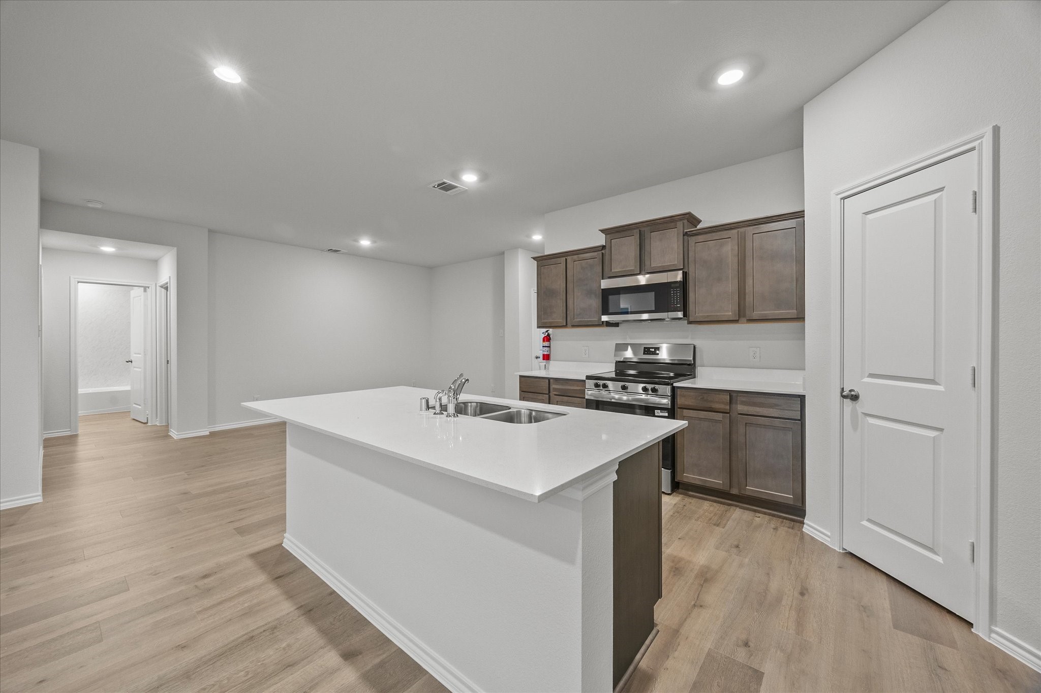 2307 Albert Lane
