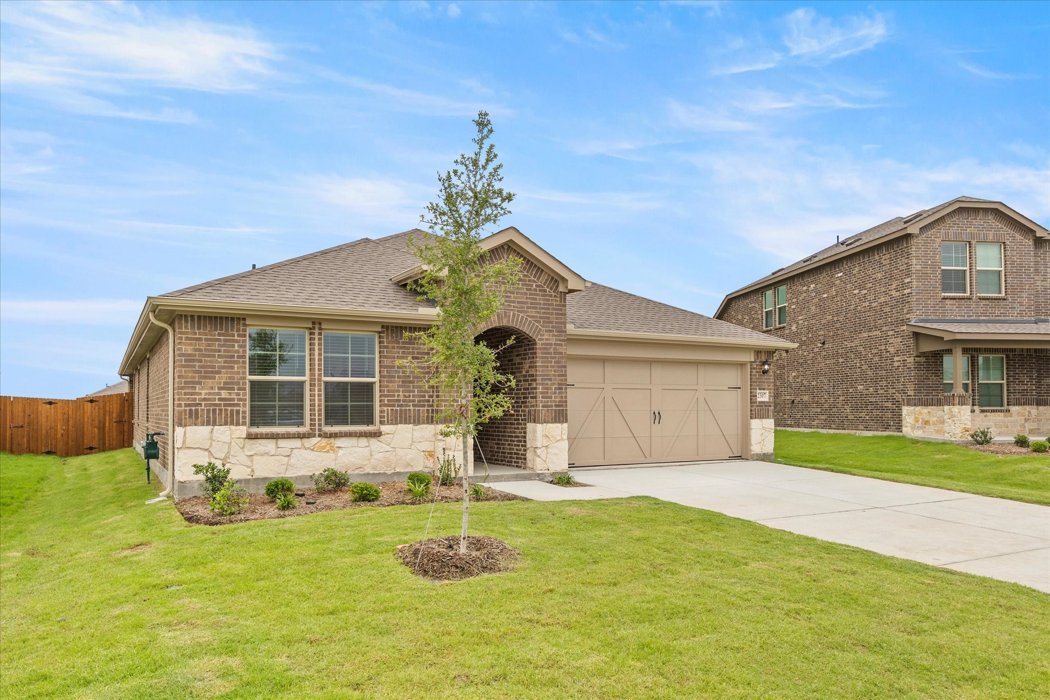 2307 Albert Lane