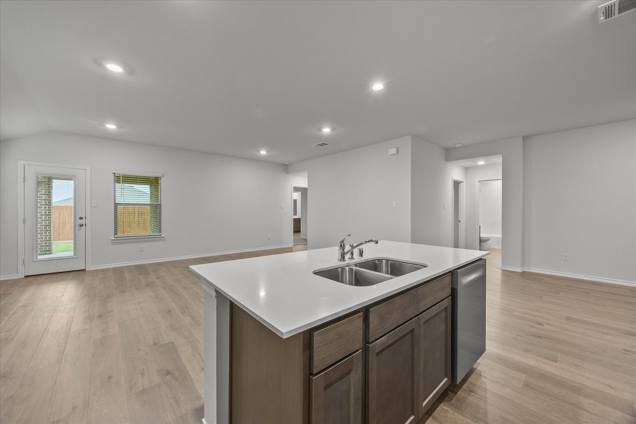 2307 Albert Lane