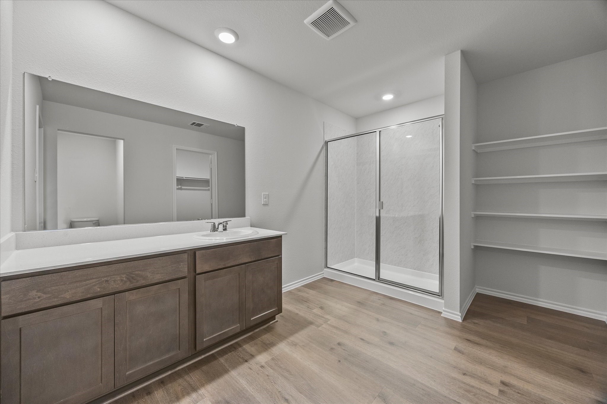 2307 Albert Lane