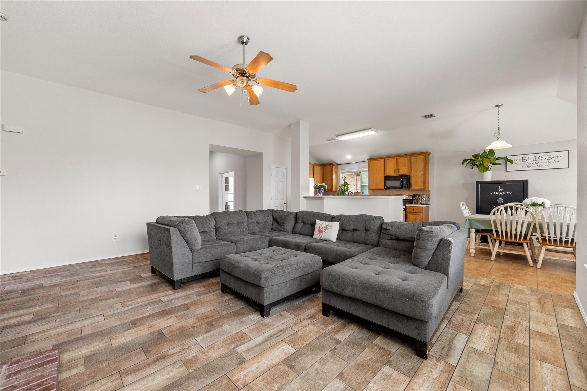 308 Creekwood Trail