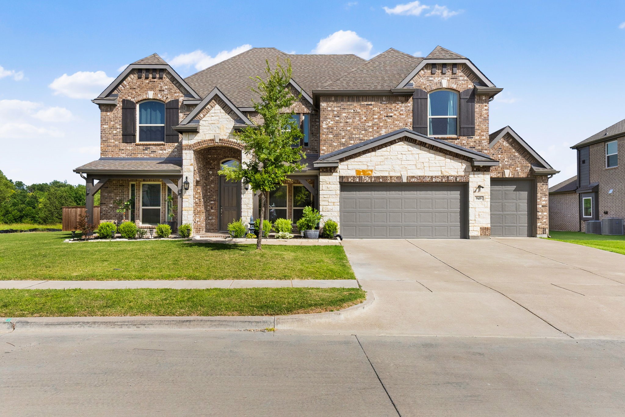 949 Gold Finch Lane