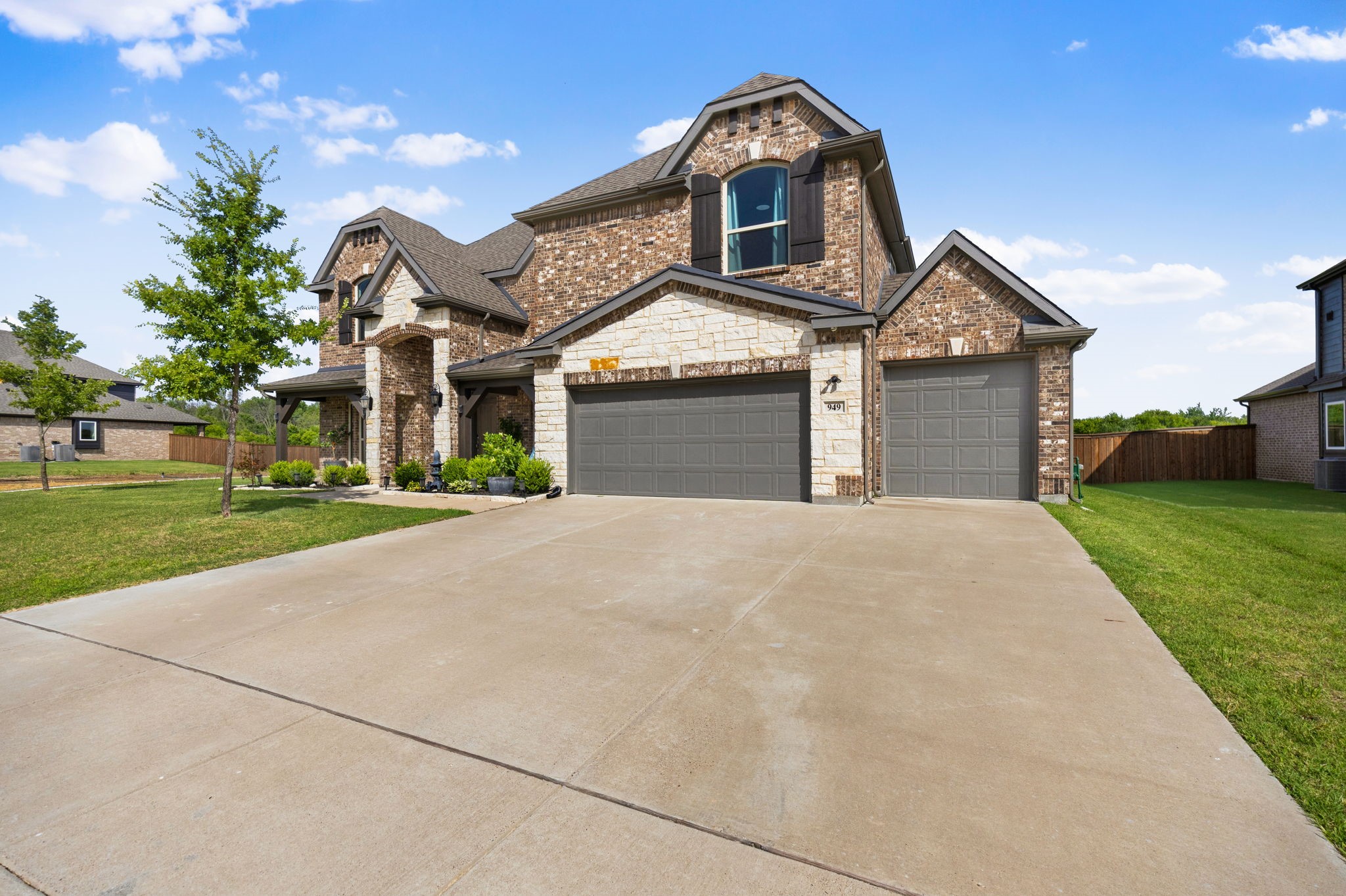 949 Gold Finch Lane