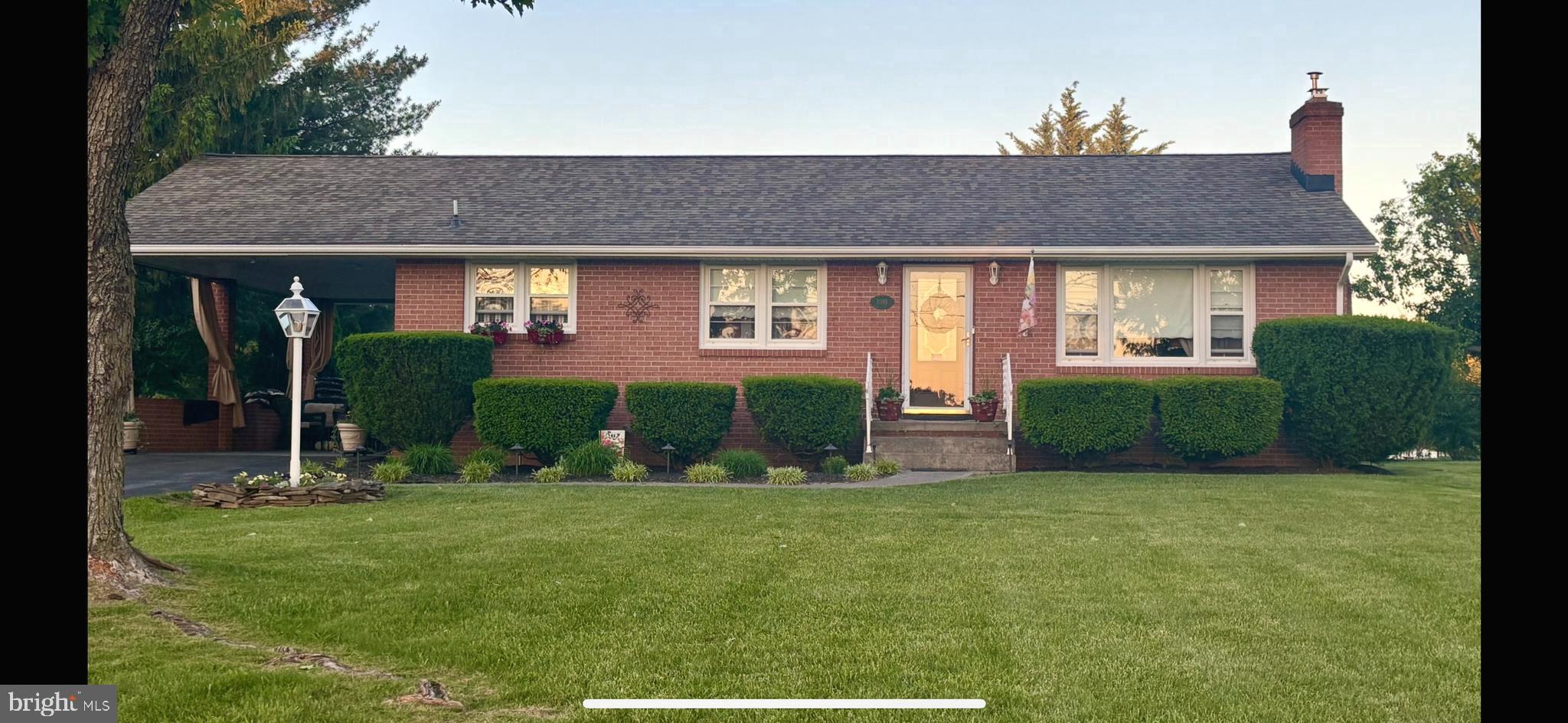 1085 GREENWOOD ROAD
