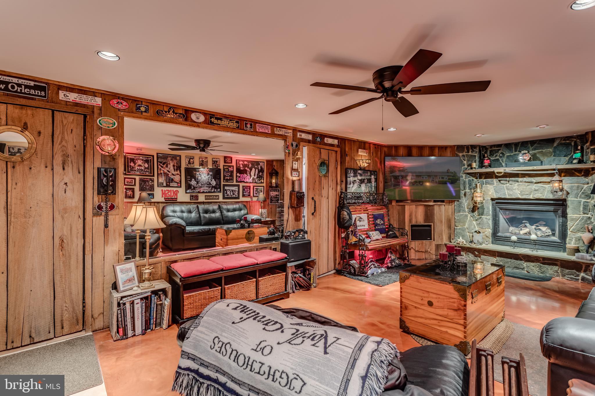 1085 GREENWOOD ROAD