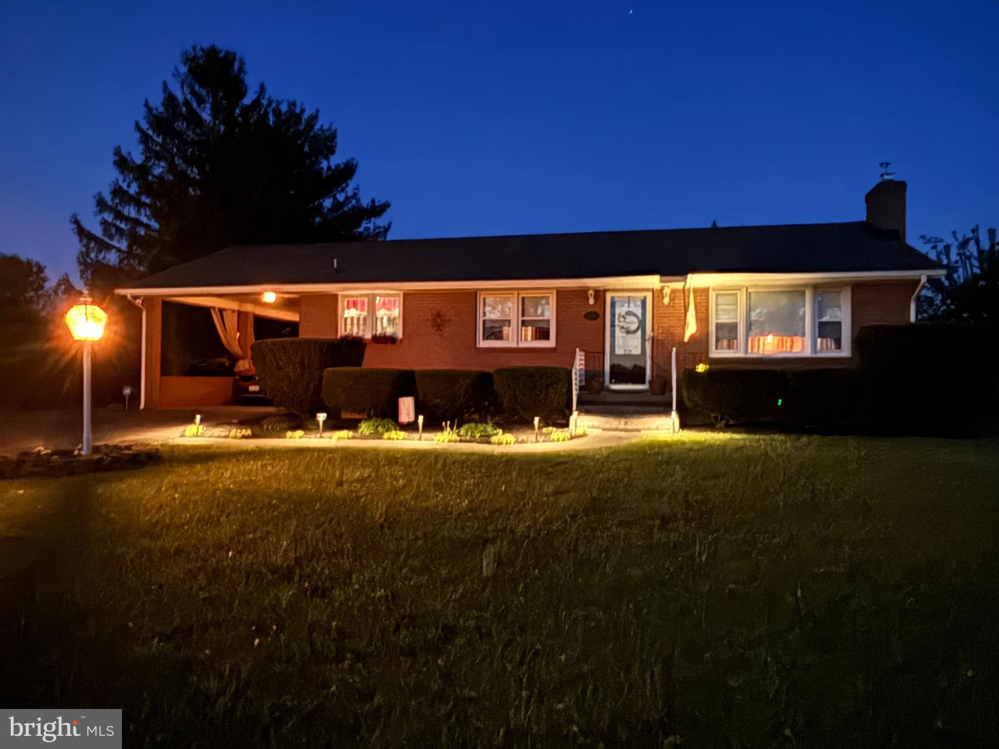 1085 GREENWOOD ROAD