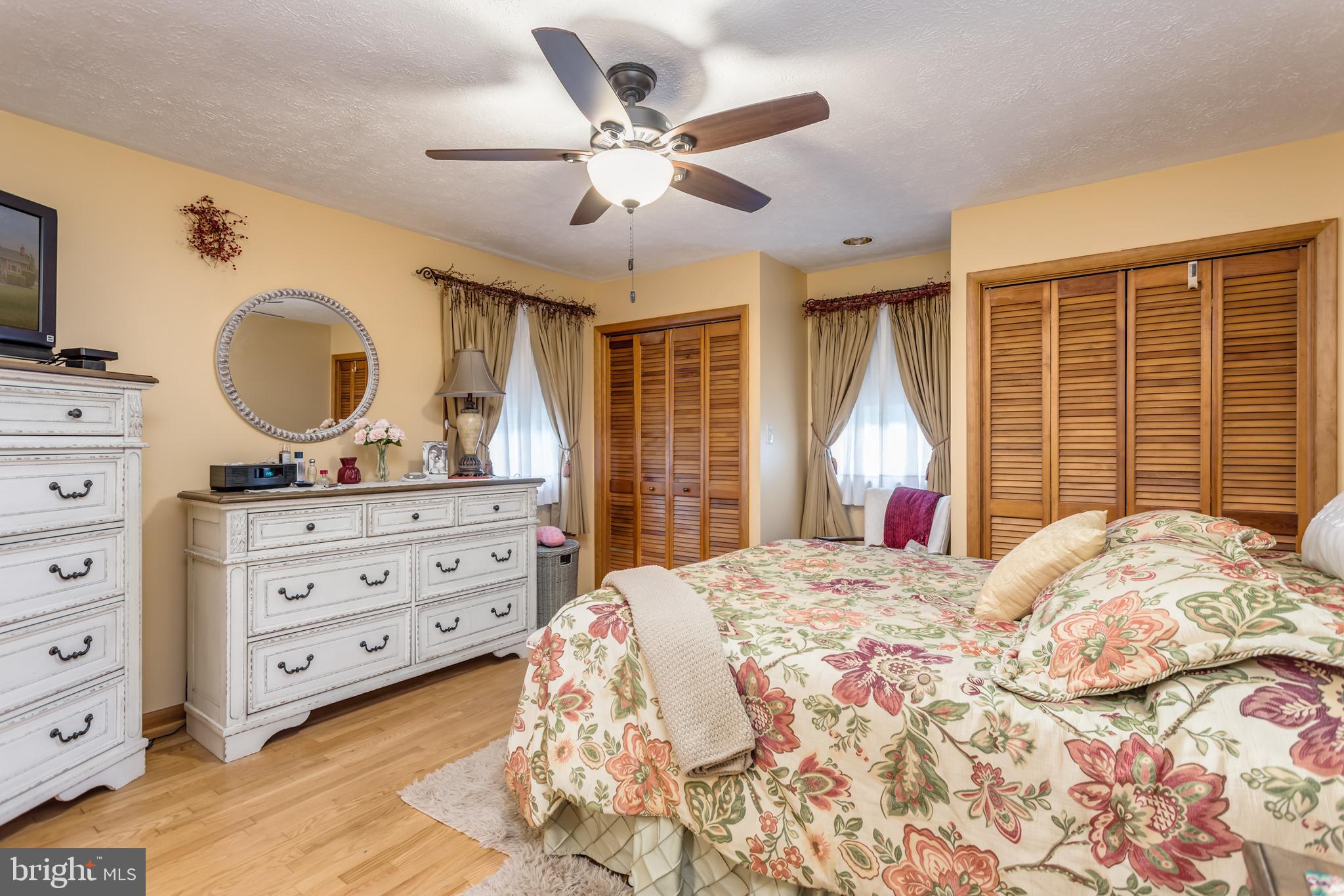 1085 GREENWOOD ROAD