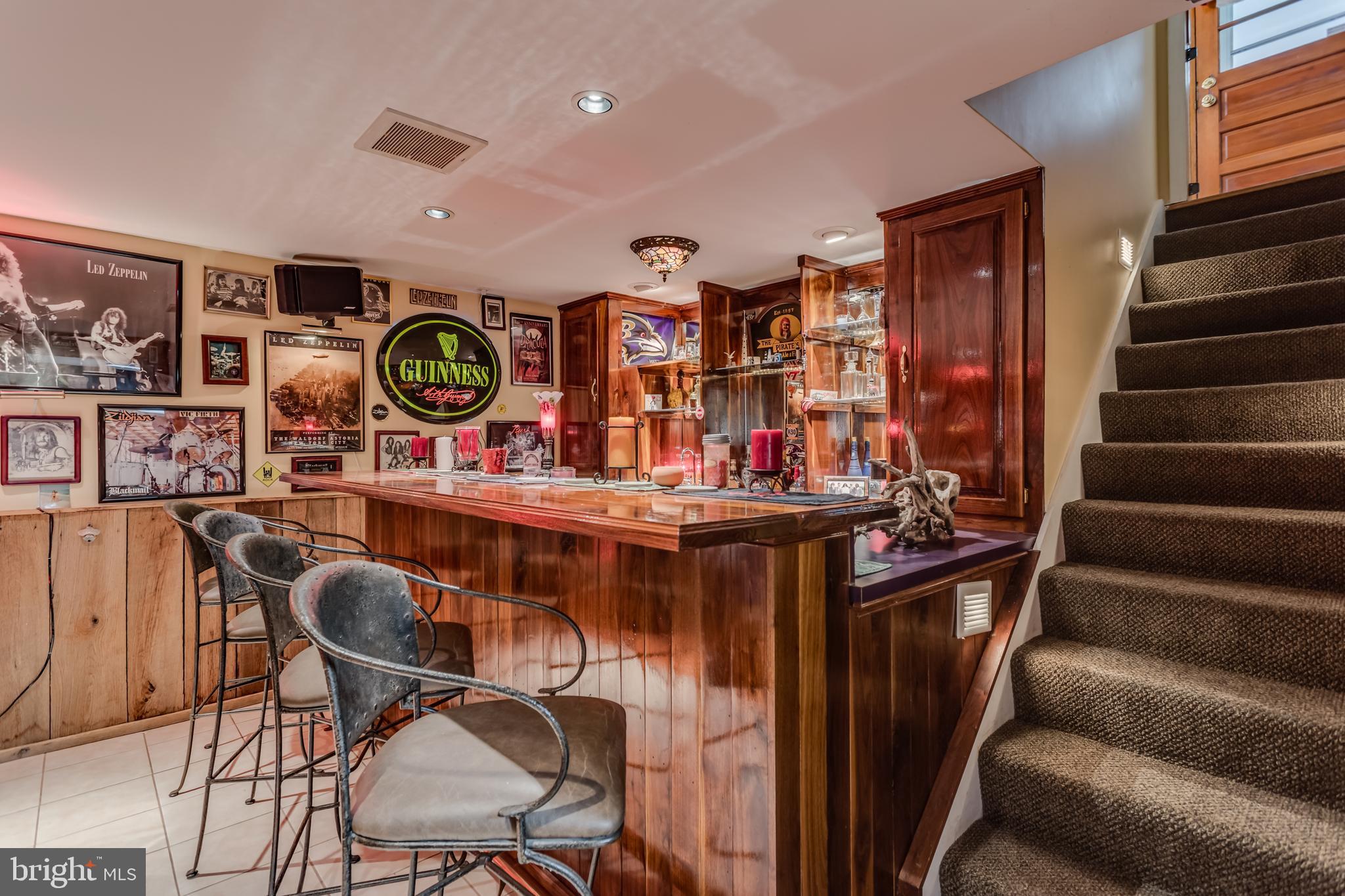 1085 GREENWOOD ROAD