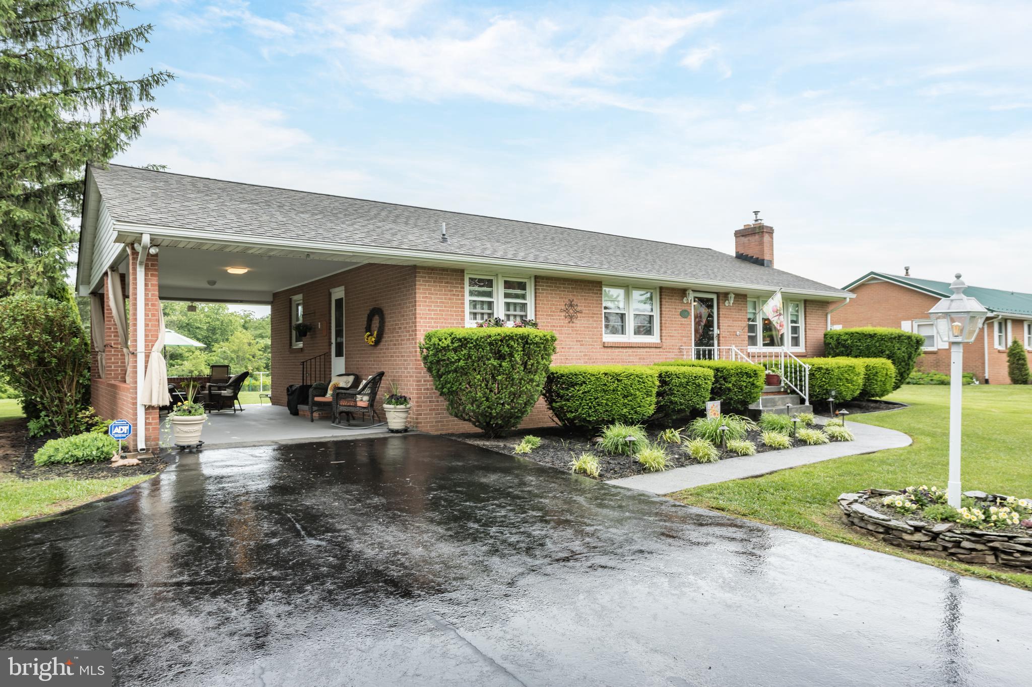 1085 GREENWOOD ROAD
