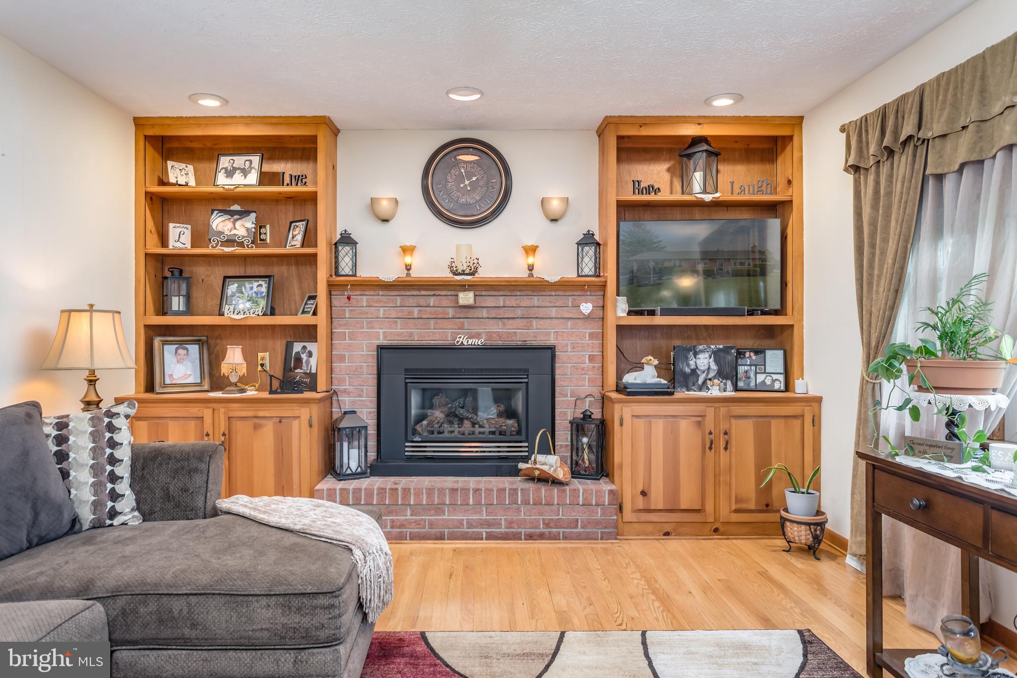 1085 GREENWOOD ROAD
