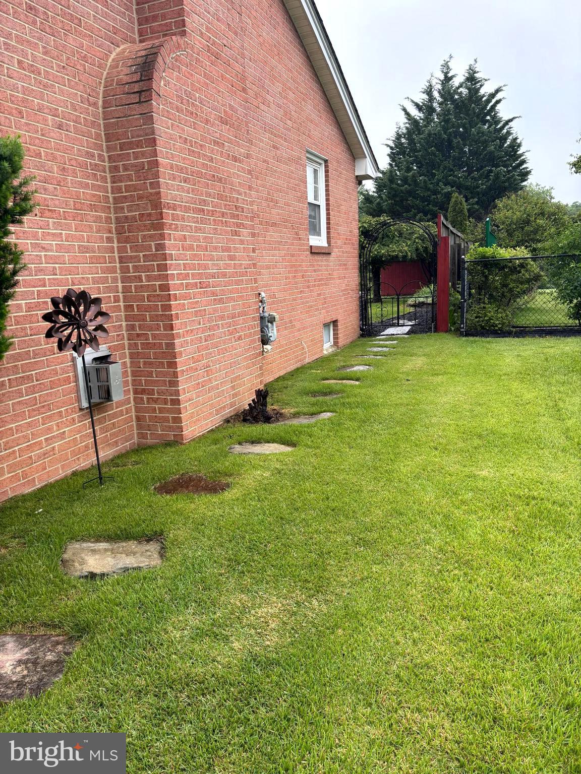 1085 GREENWOOD ROAD