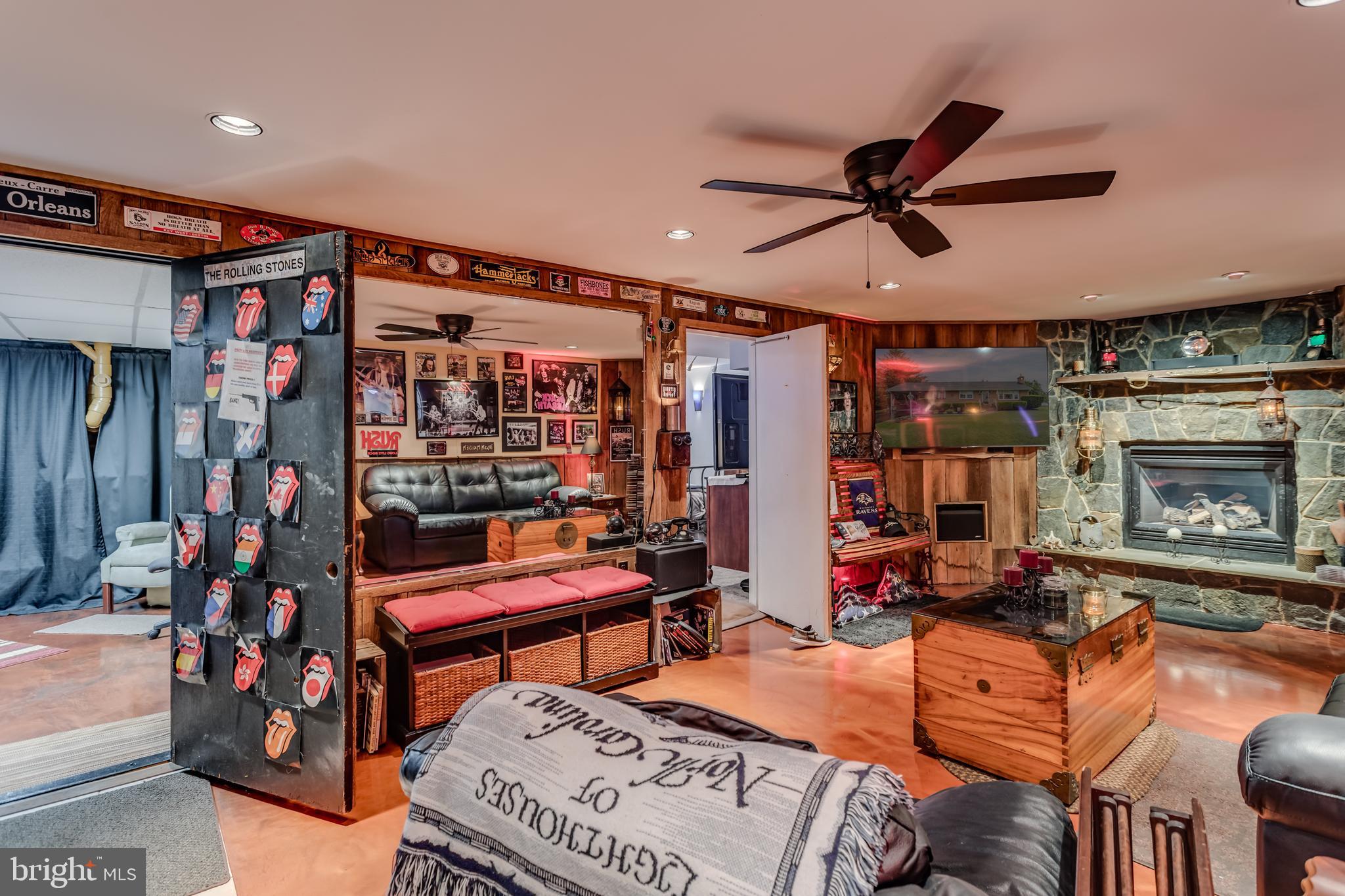 1085 GREENWOOD ROAD