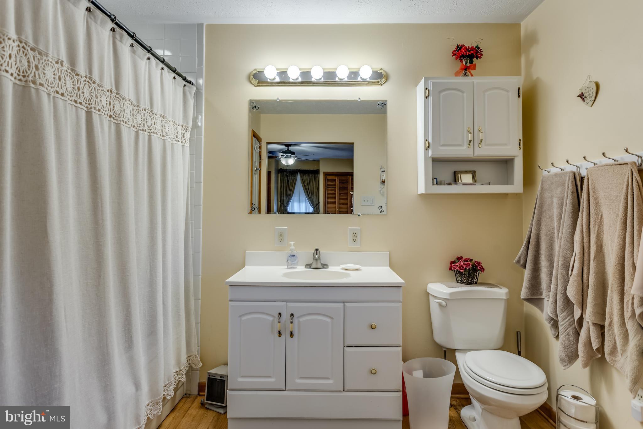 1085 GREENWOOD ROAD