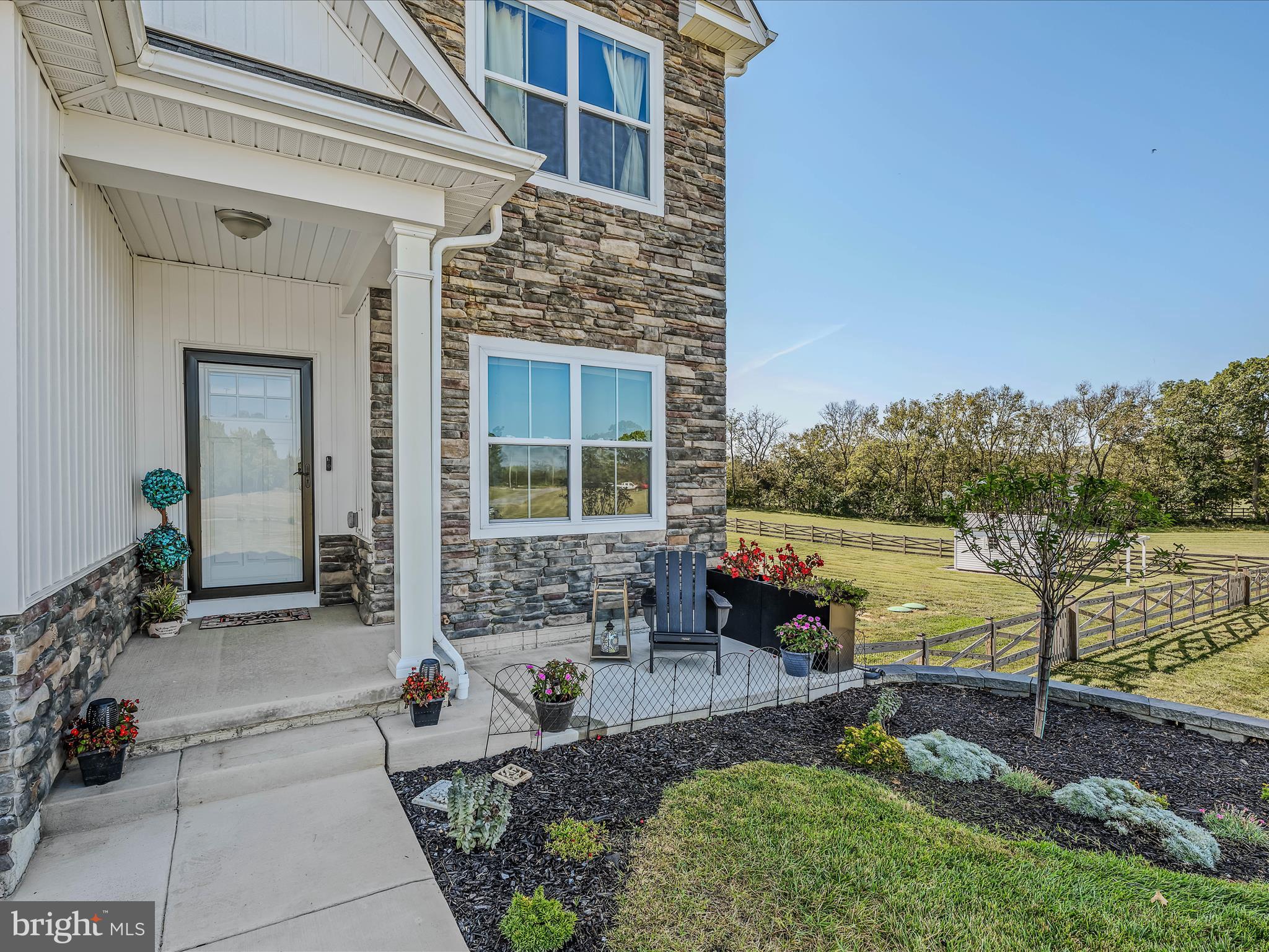 84 TRIPLE CROWN COURT