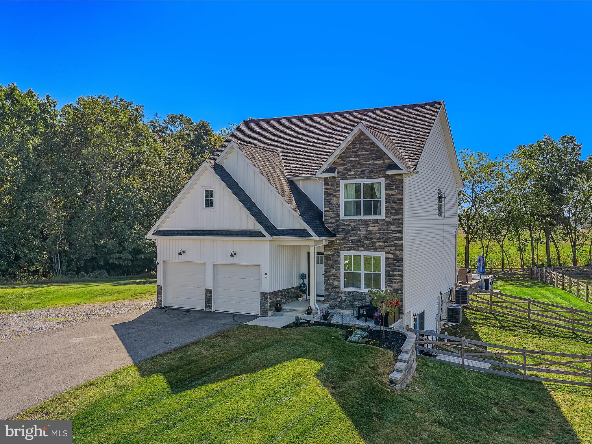 84 TRIPLE CROWN COURT